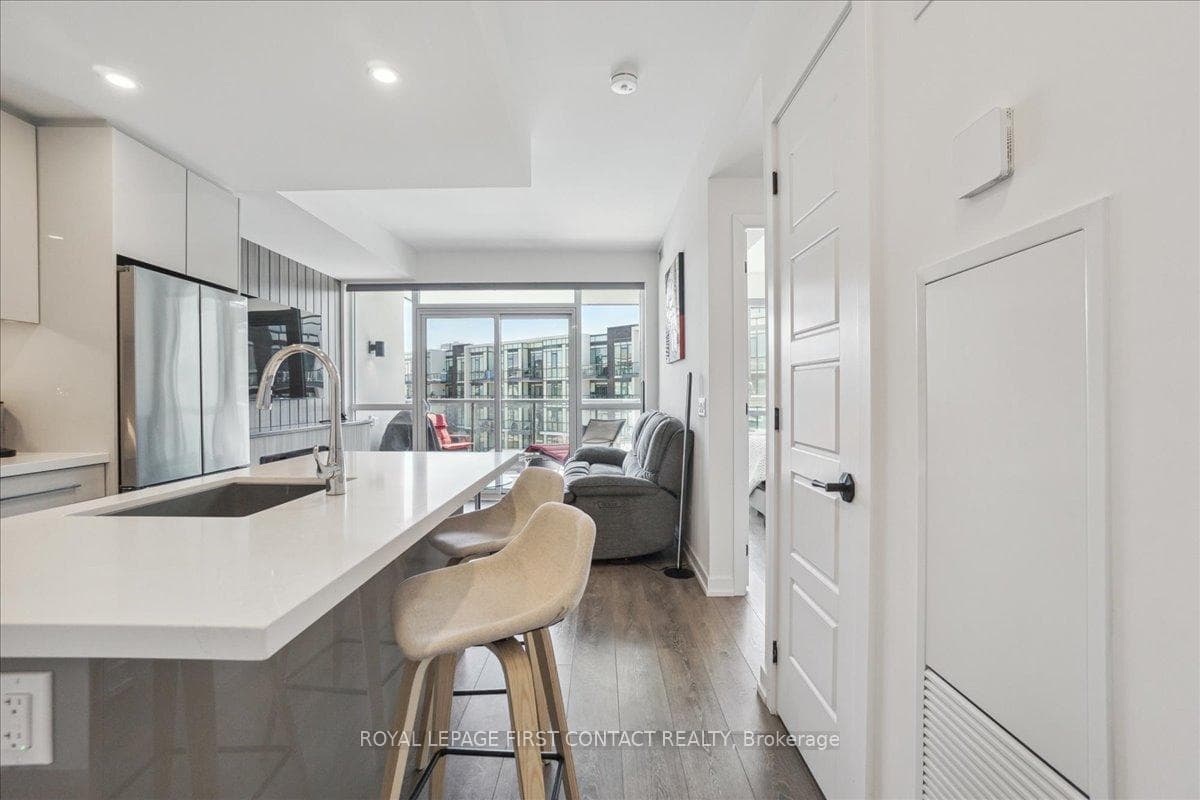 415 Sea Ray Avenue Unit 302 photo 3