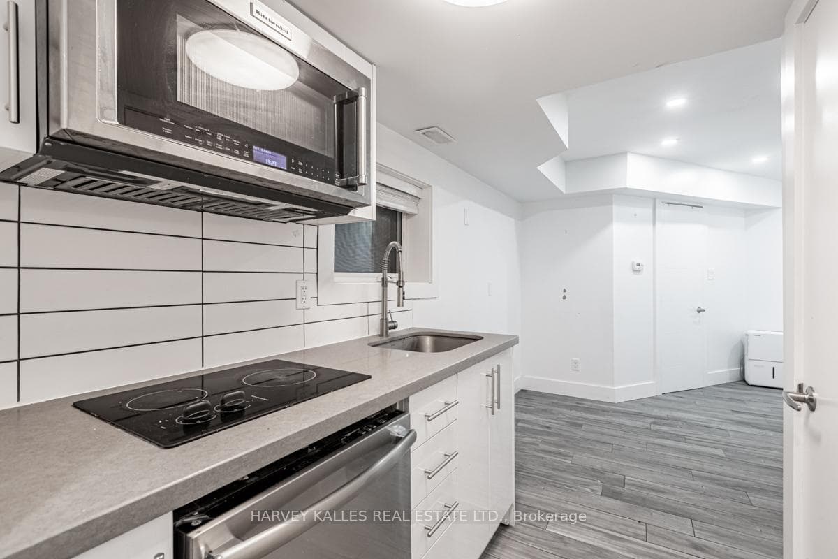 160 Lansdowne Avenue Unit 4 photo 6