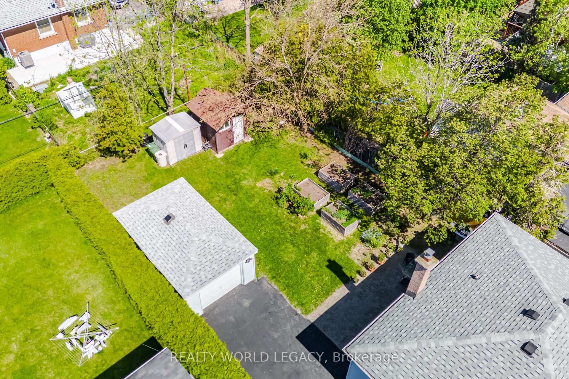 94 Clarendon Avenue photo 48