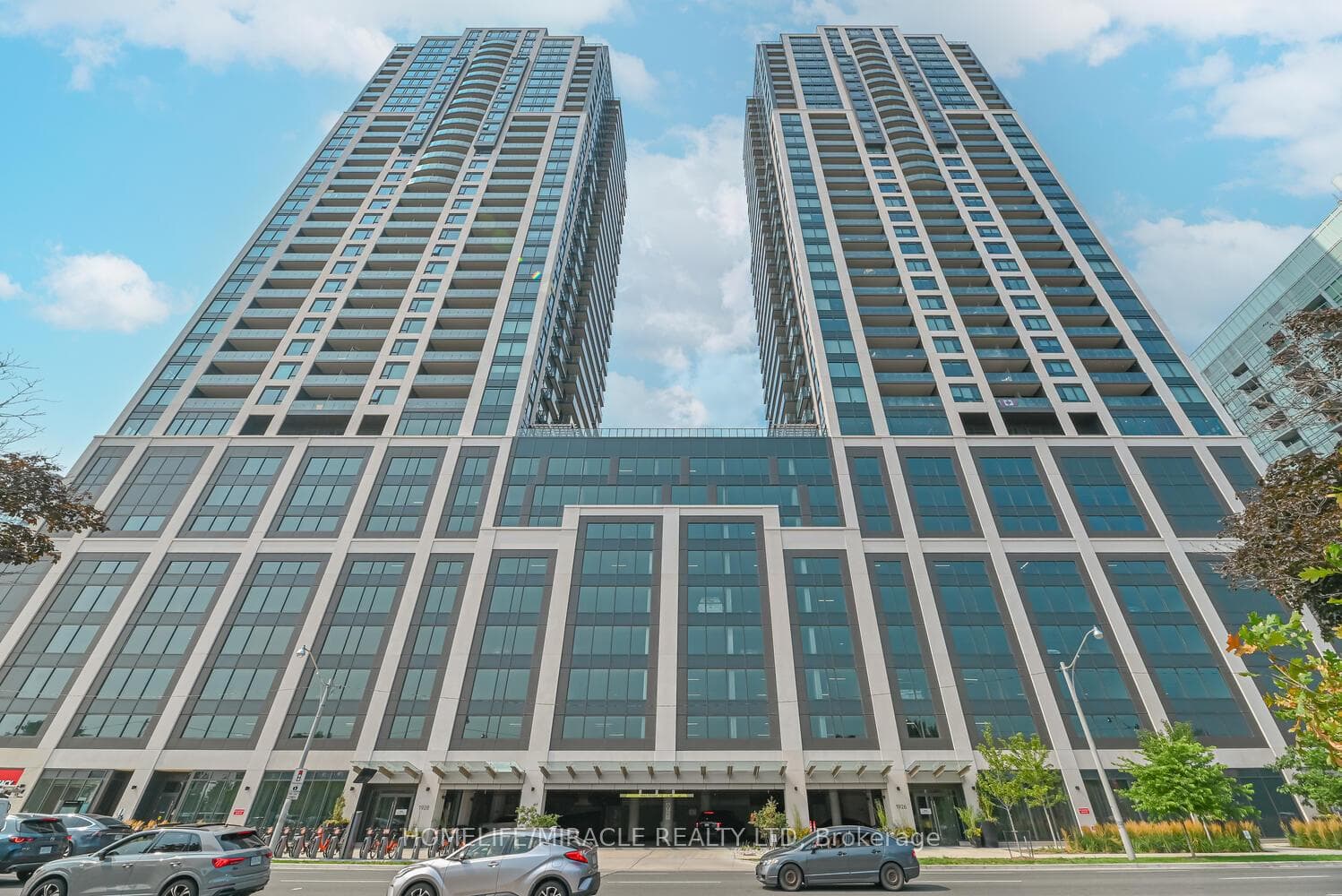 1926 Lakeshore Boulevard Unit 3811 photo 1