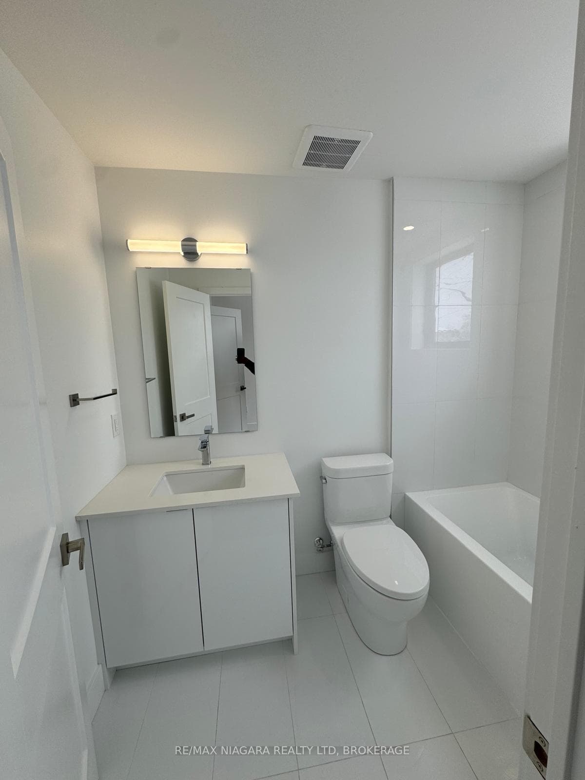7727 Wilson Crescent Unit 206 photo 9