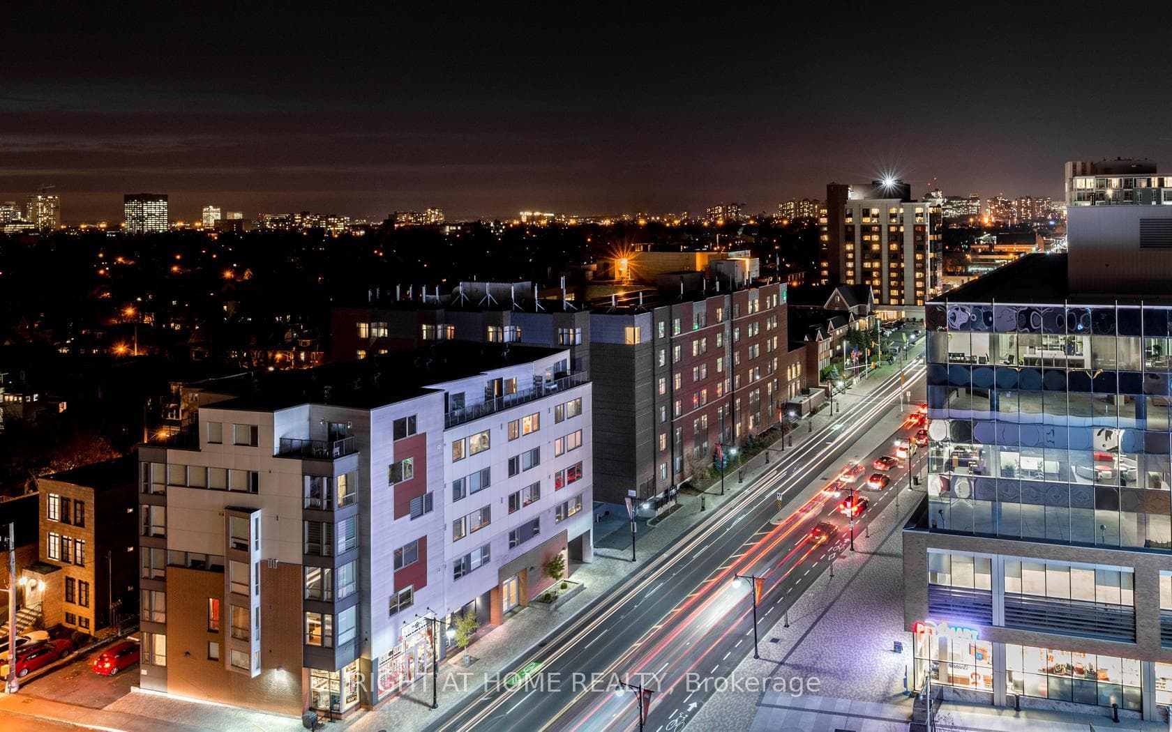 Bank street vibe at night!
