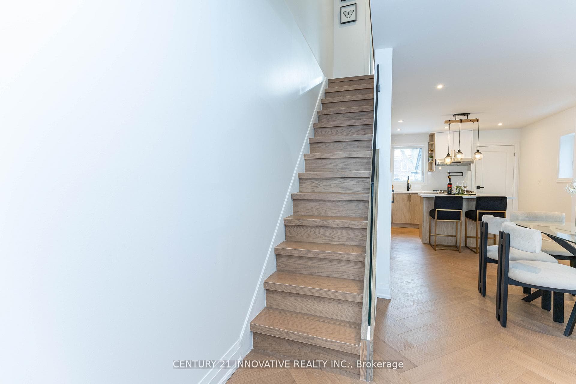 371 Milverton Boulevard photo 43