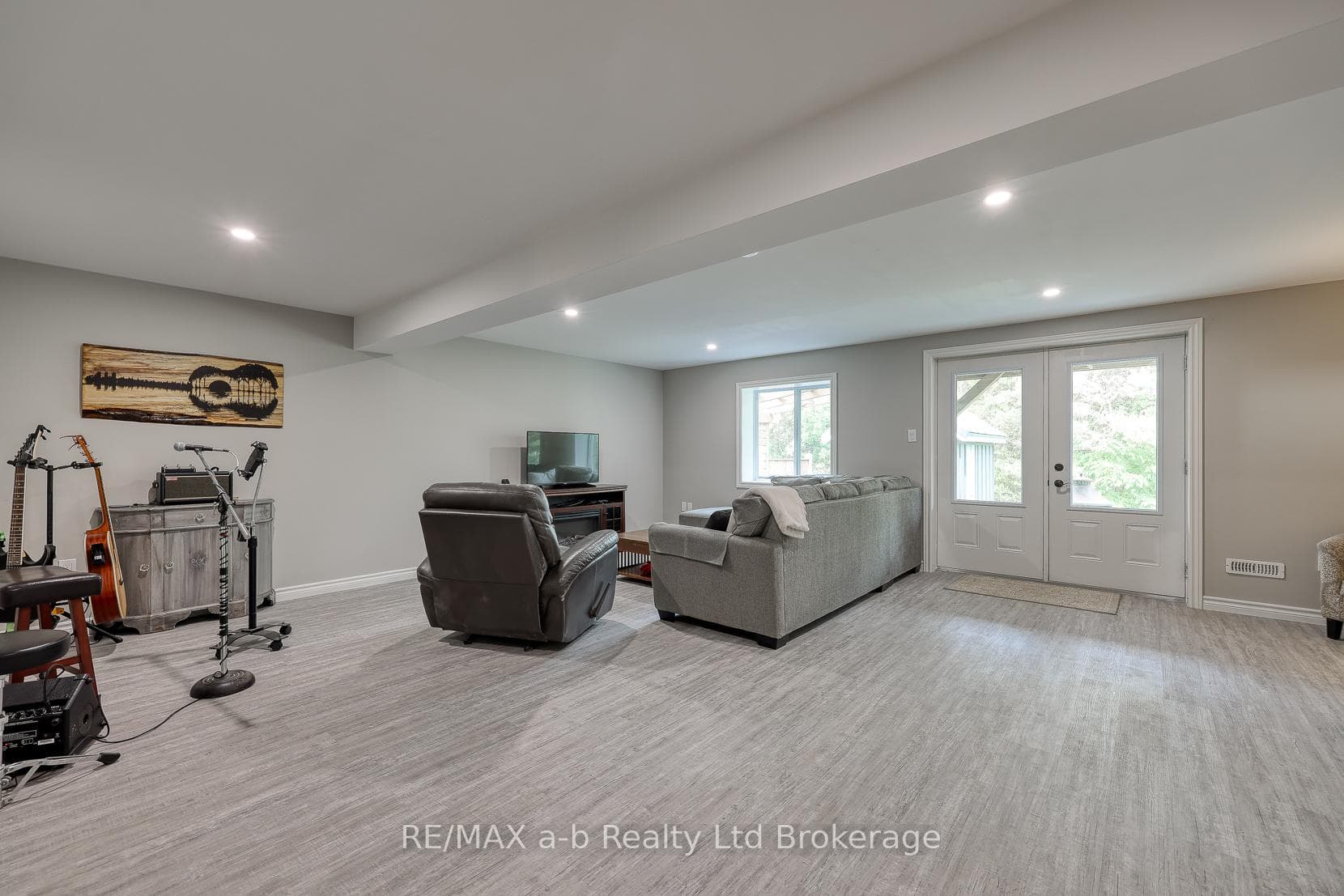 60 James Street photo 26