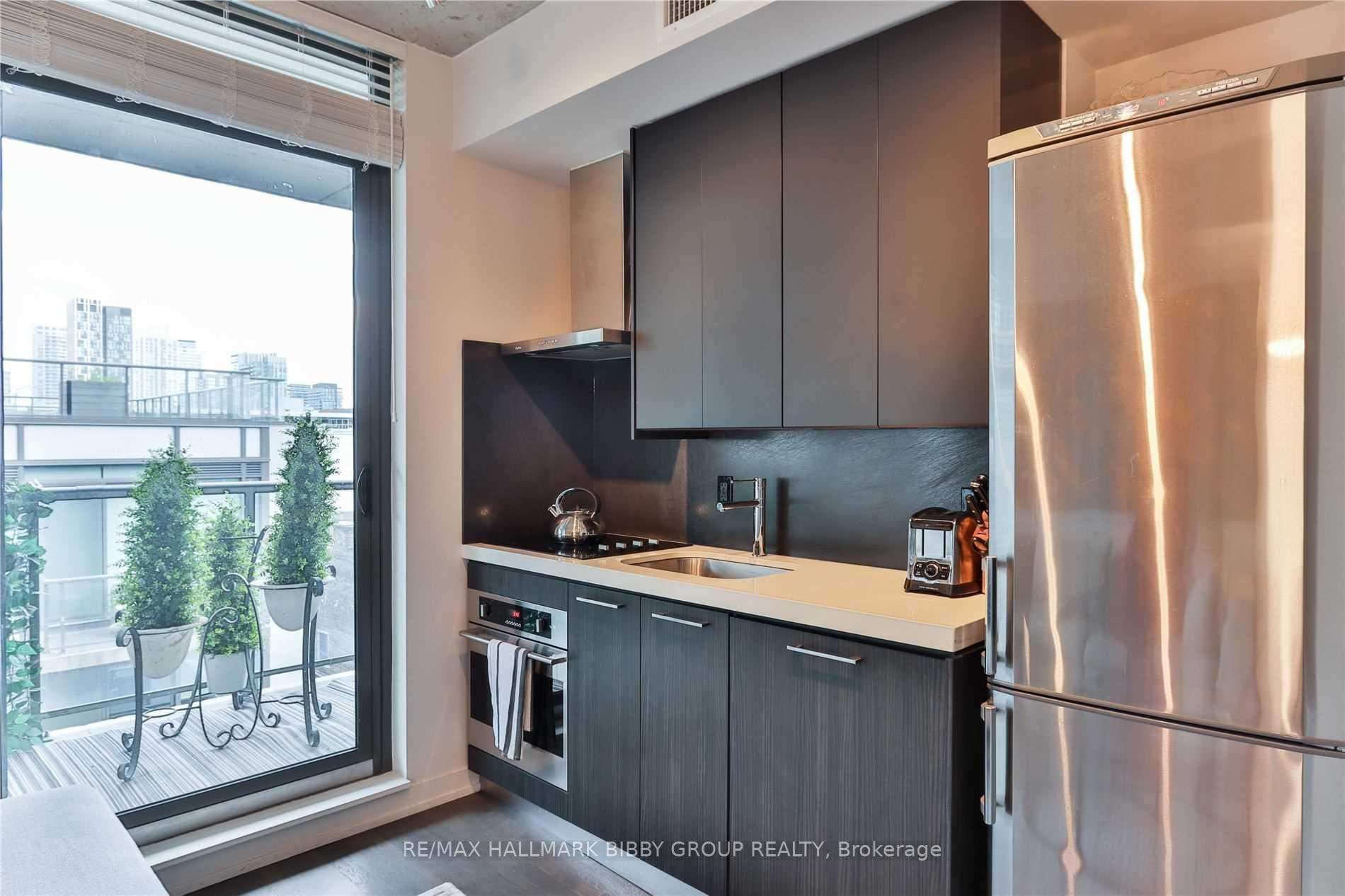 461 Adelaide Street Unit 914 photo 6