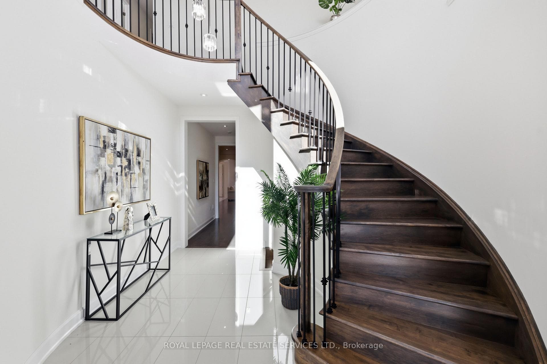 272 Wisteria Way photo 12