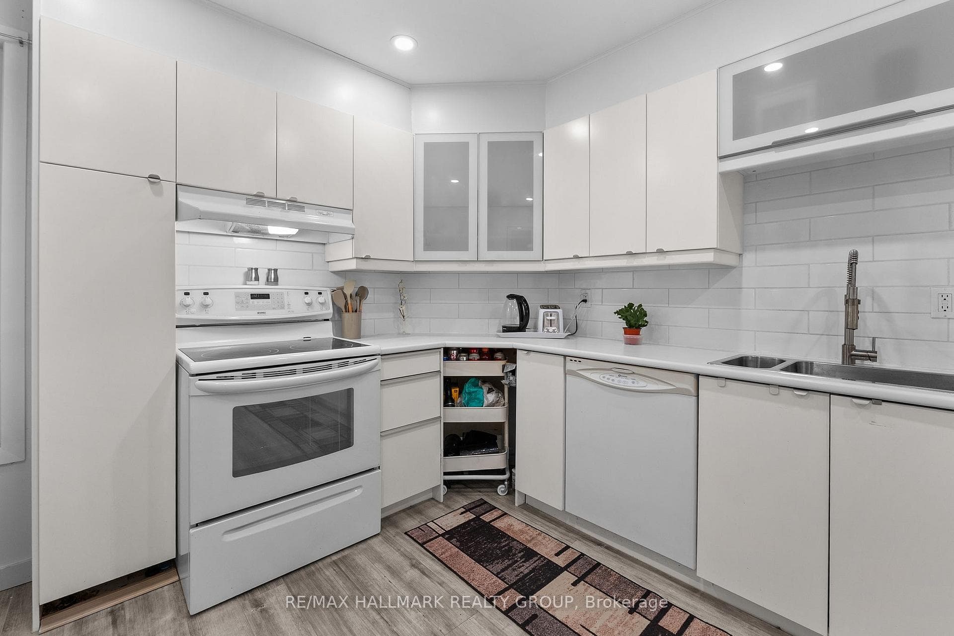 1446 Deavy Way photo 14
