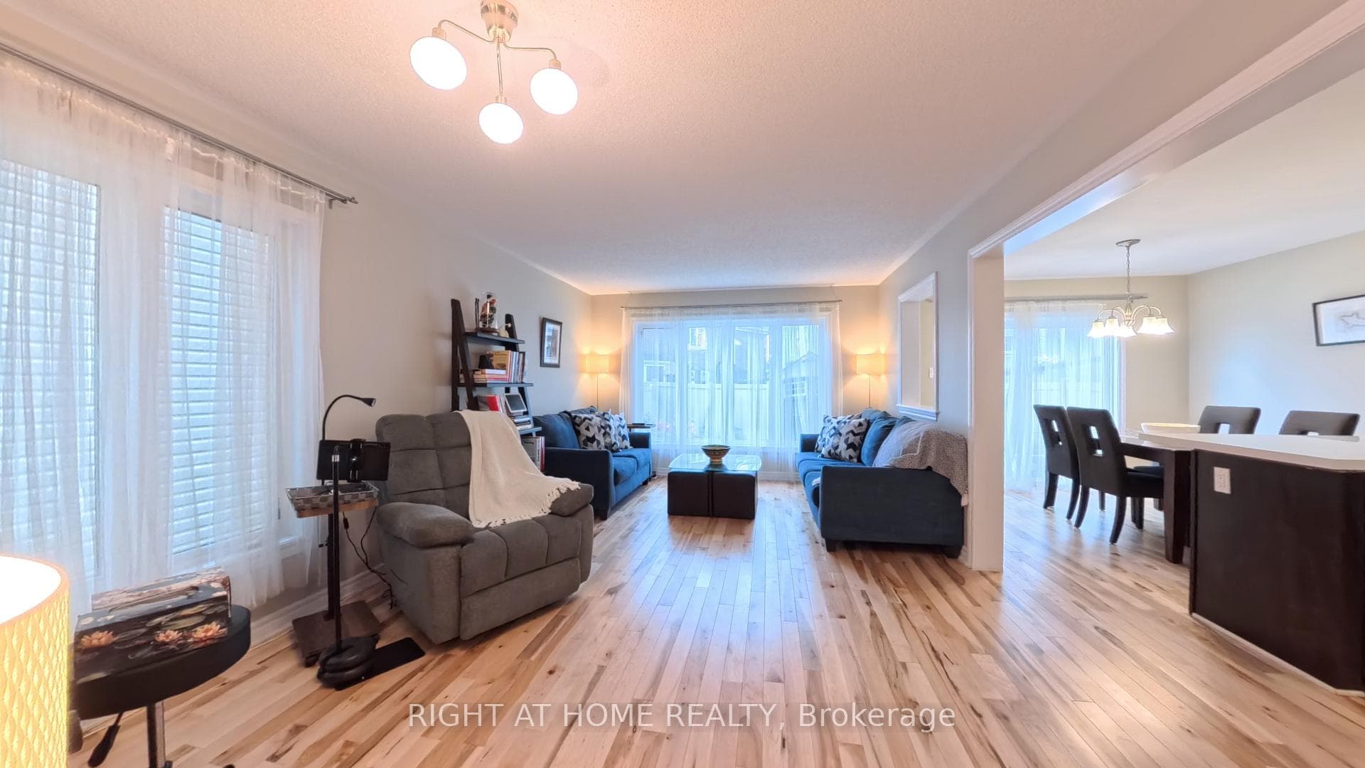 566 Dundonald Drive photo 8