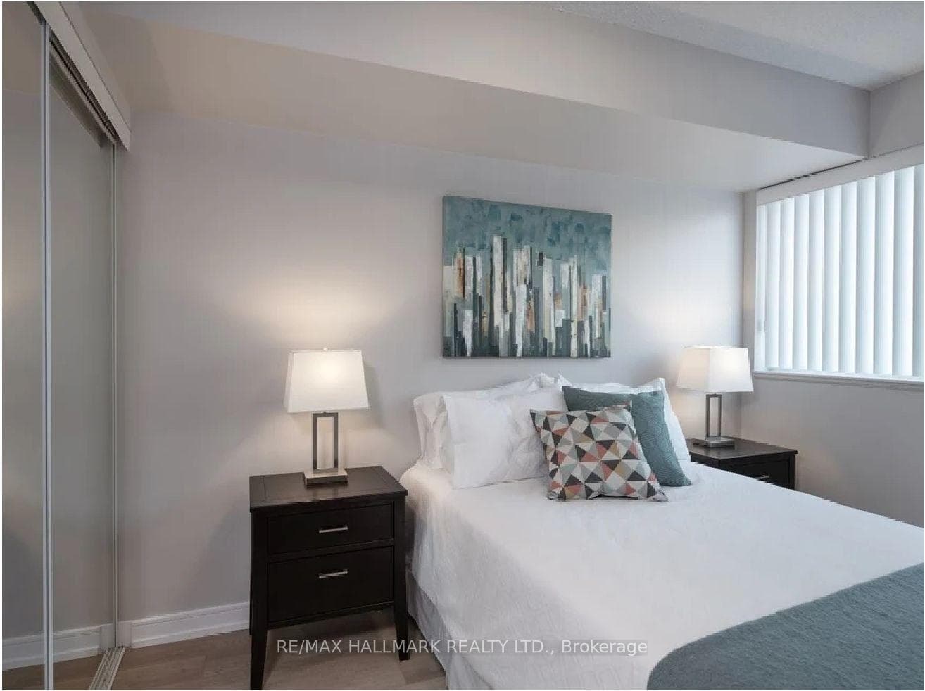 570 Bay Street Unit 1718 photo 5