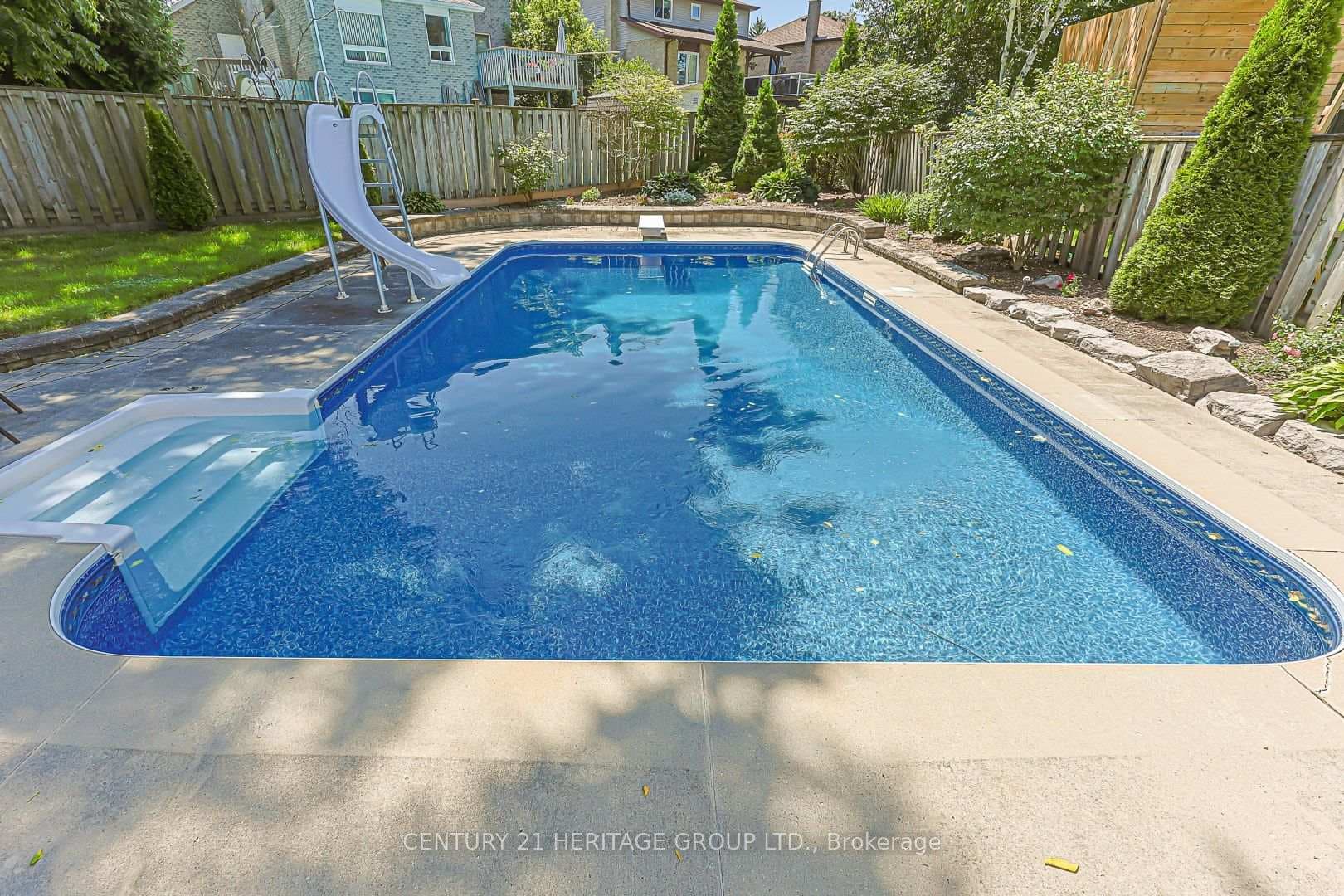 380 Selby Crescent photo 39