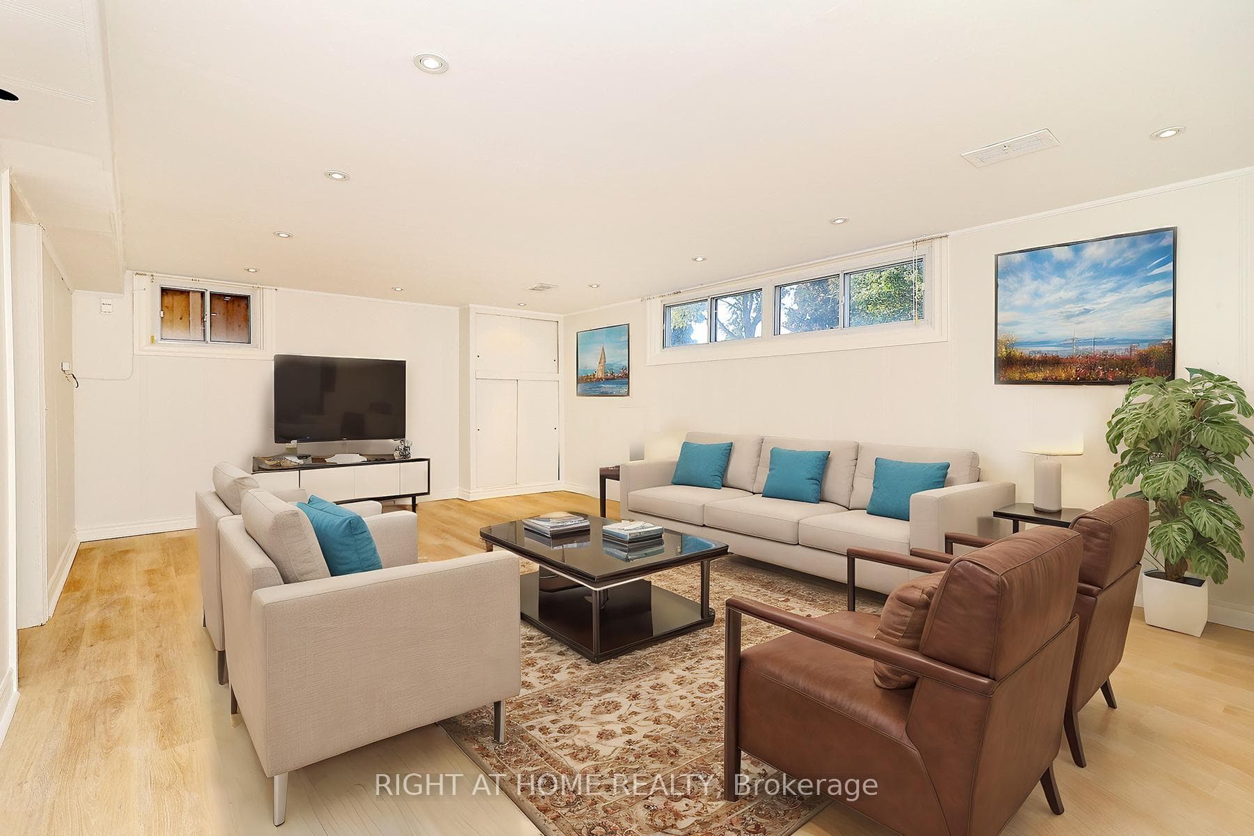 Bsmt recreation room - virtual staging