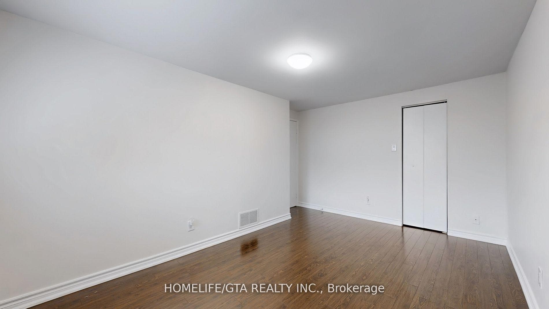 8 Whiteleas Avenue photo 32