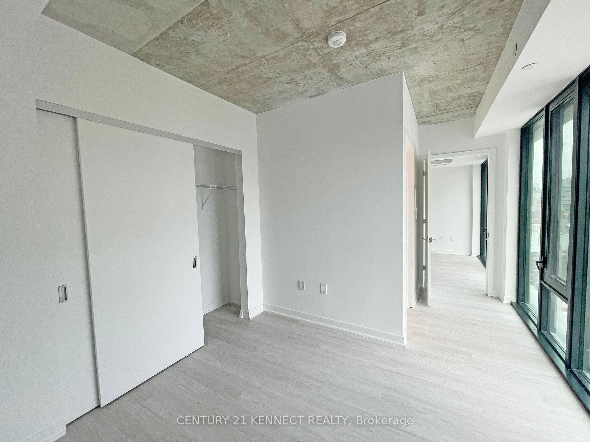 195 McCaul Street Unit 1310 photo 14