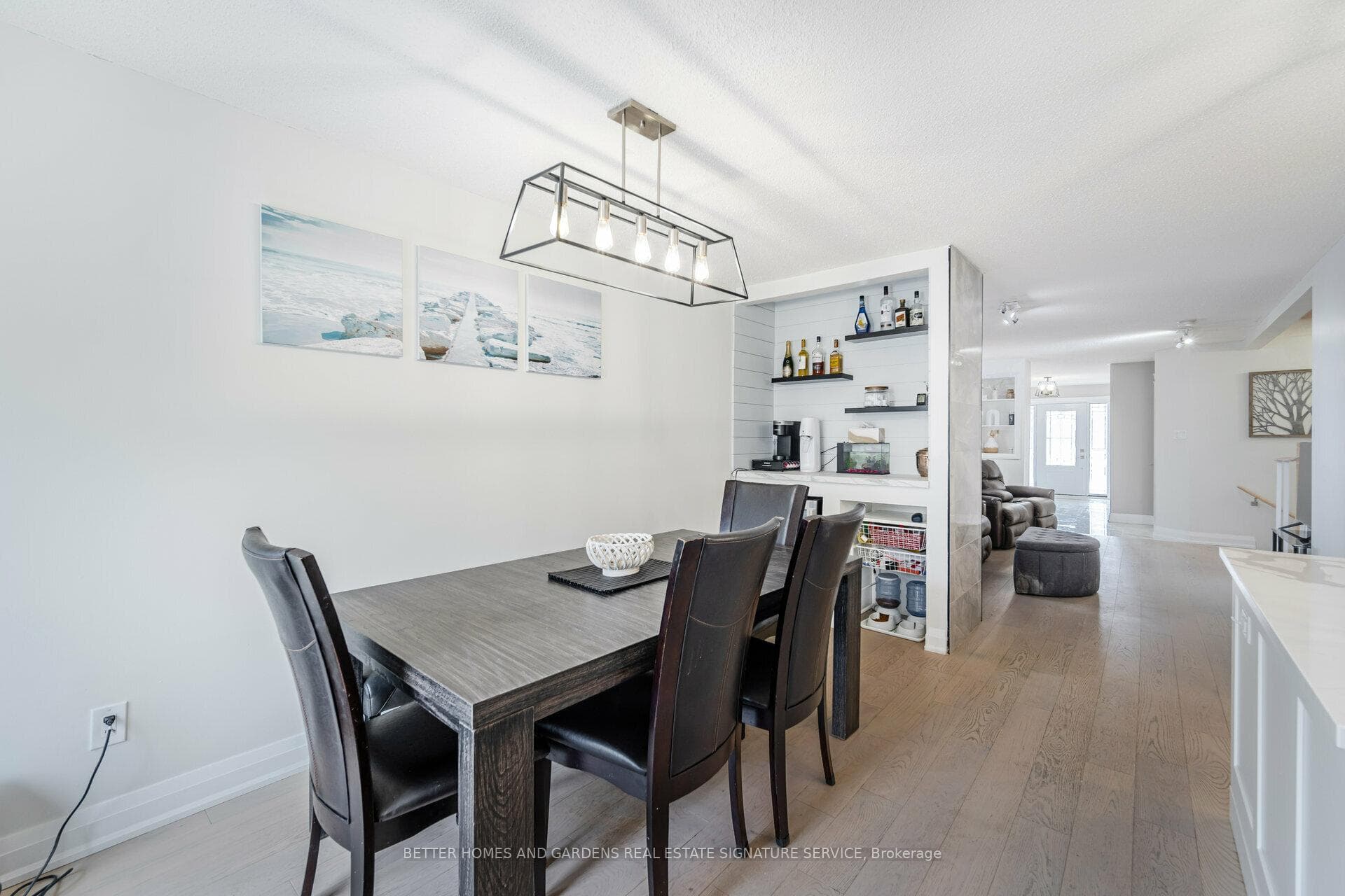 5119 Lampman Avenue photo 9