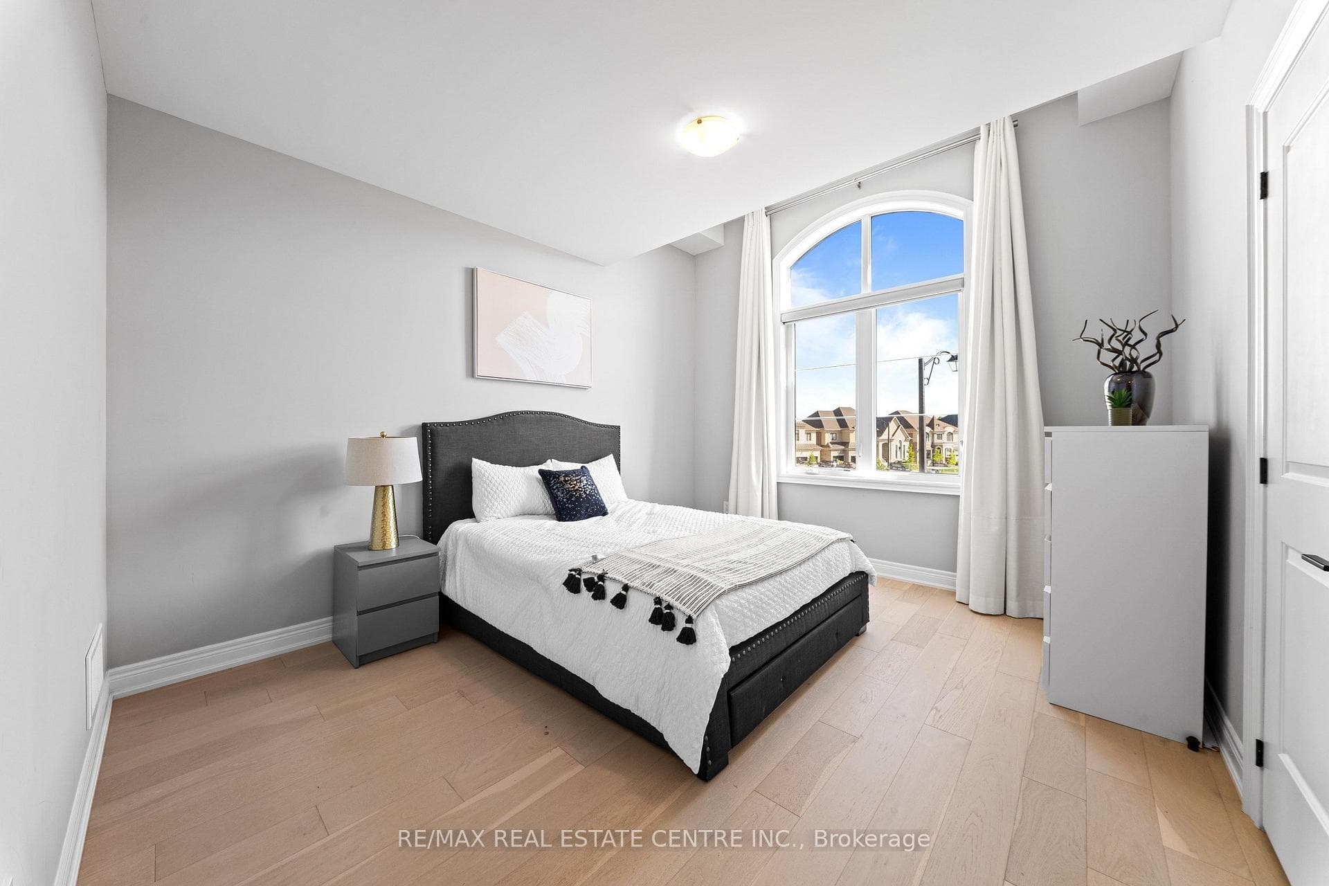 70 Appleyard Avenue photo 39