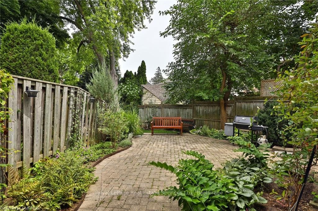79 Brant Street photo 24