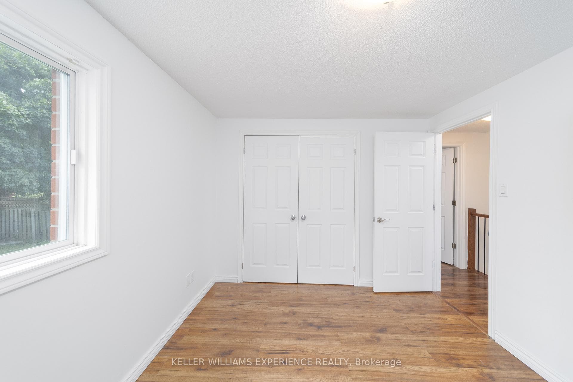 35 HARWOOD Drive photo 13