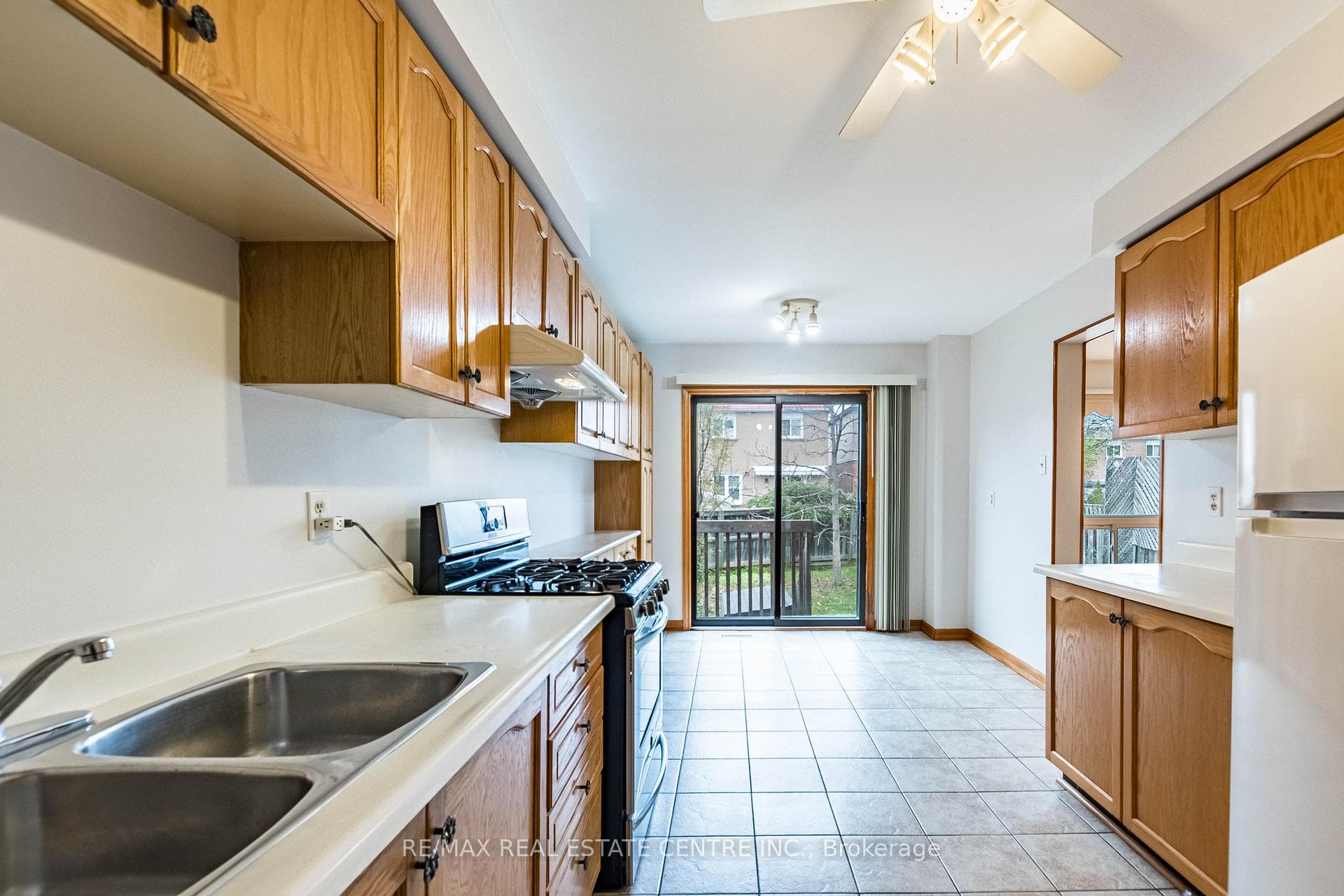 665 Dinsmore Court photo 12