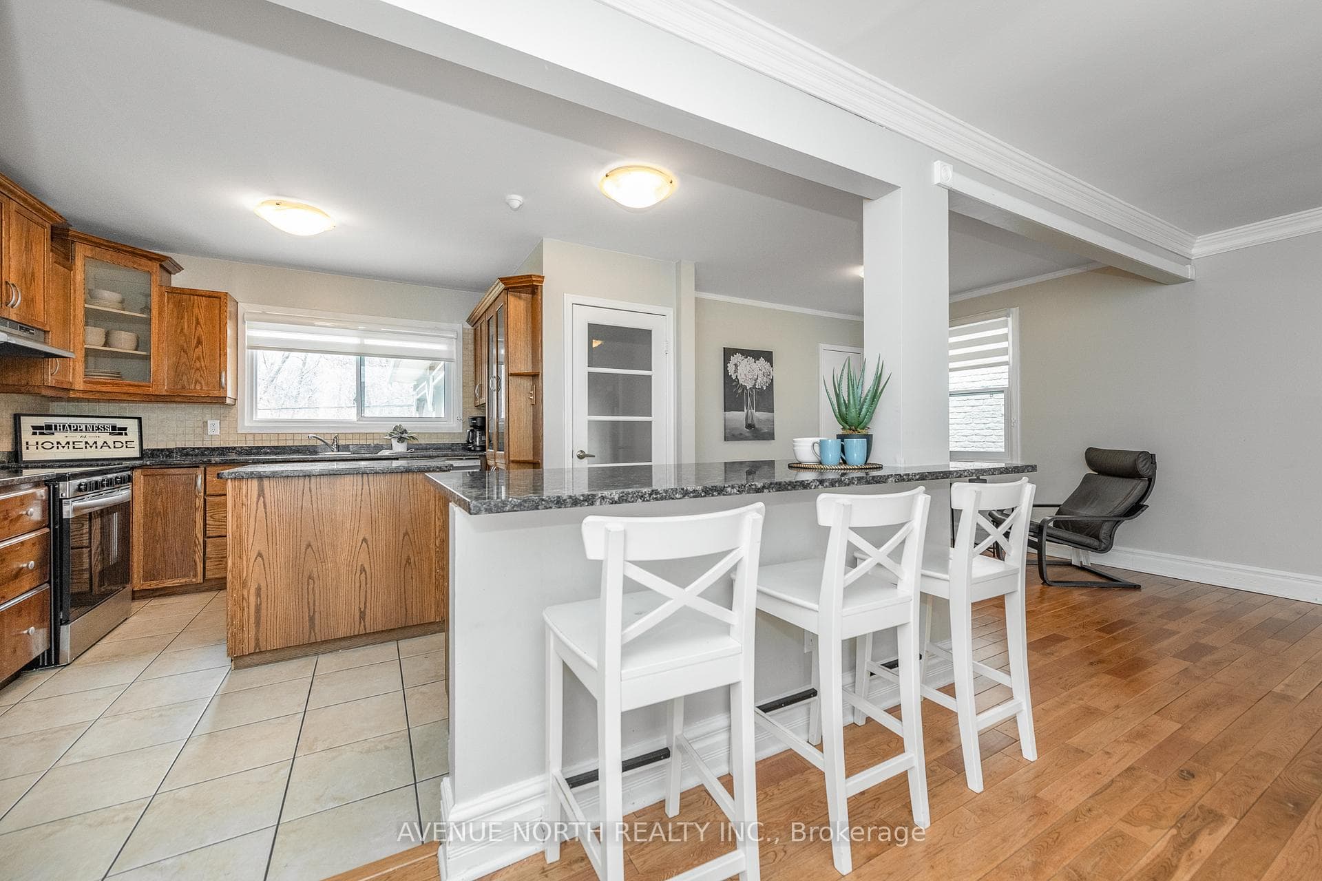 1913 ROSEBELLA Avenue photo 9