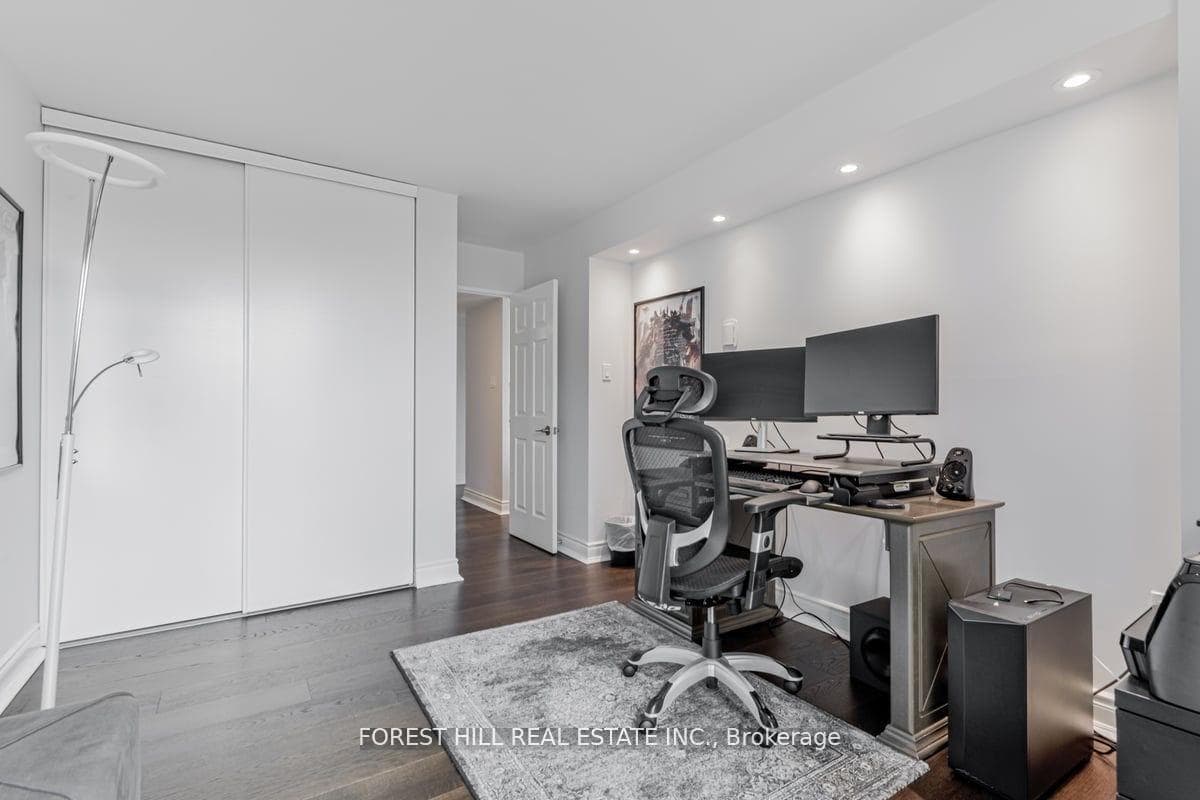 131 Beecroft Road Unit 501 photo 20