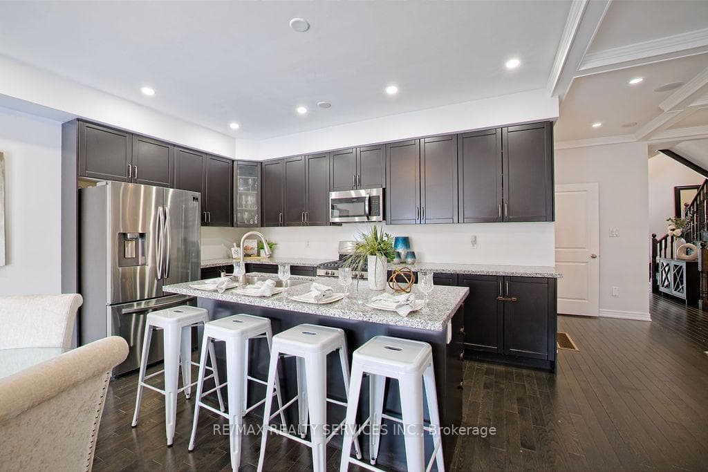 22 Ogston Crescent photo 13