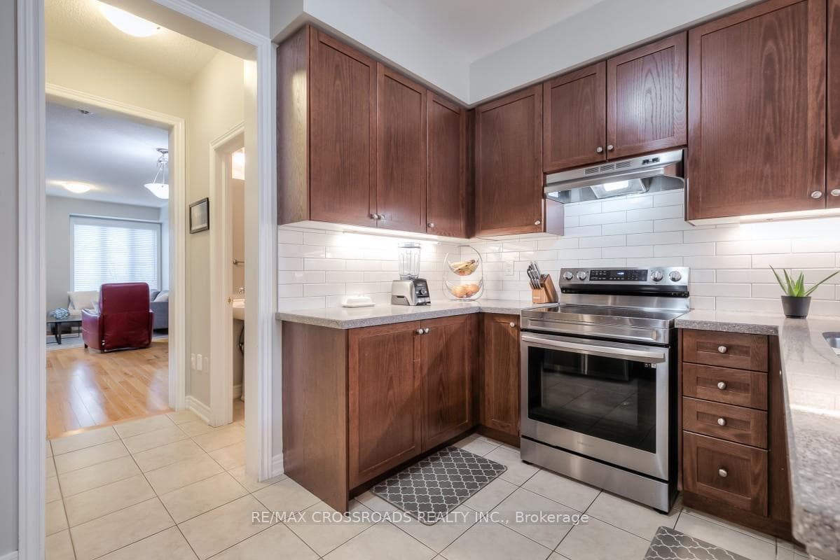 84 Lily Cup Avenue photo 18