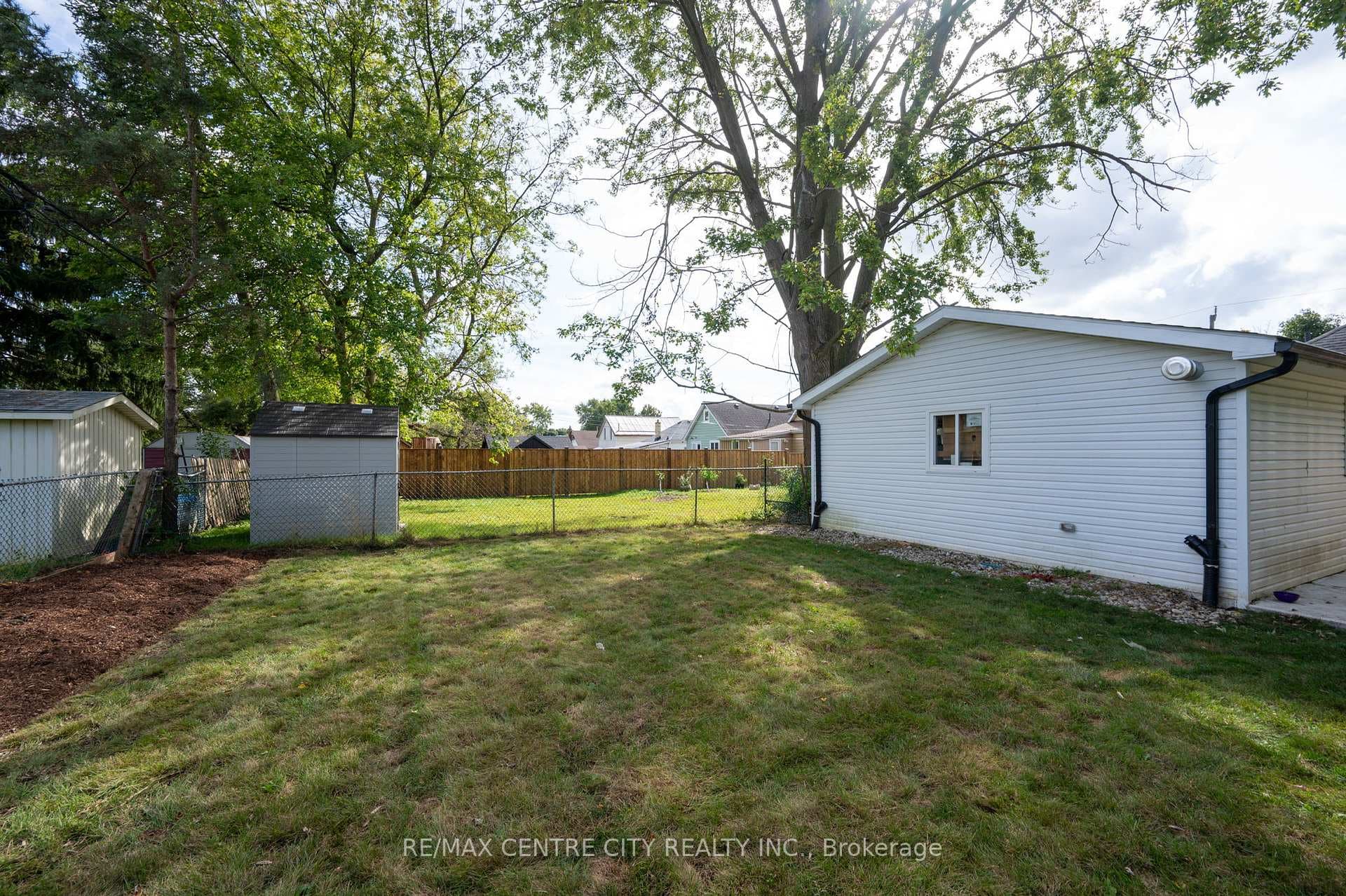 130 Sterling Street photo 22