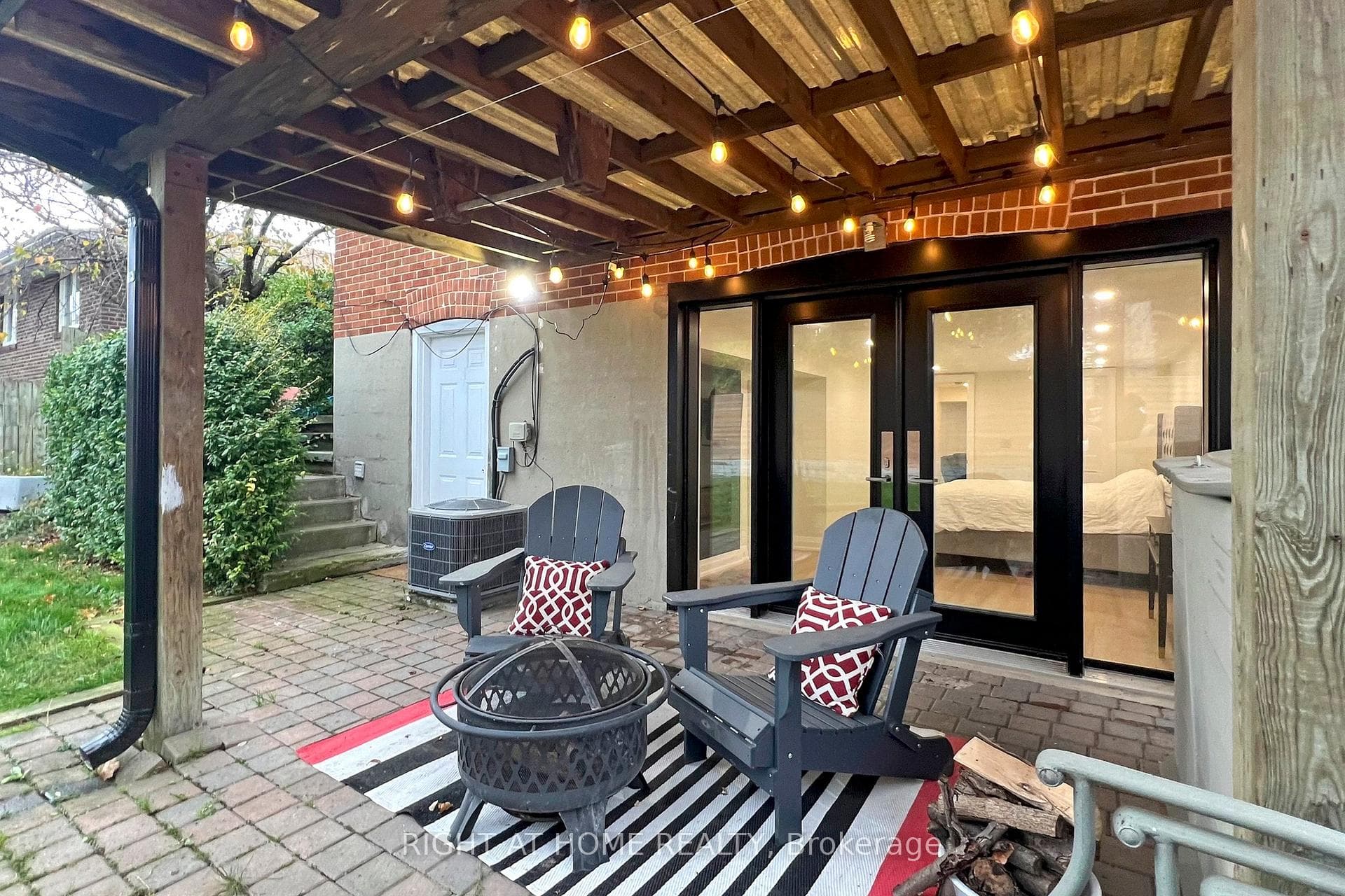 Walk-in From the Garden