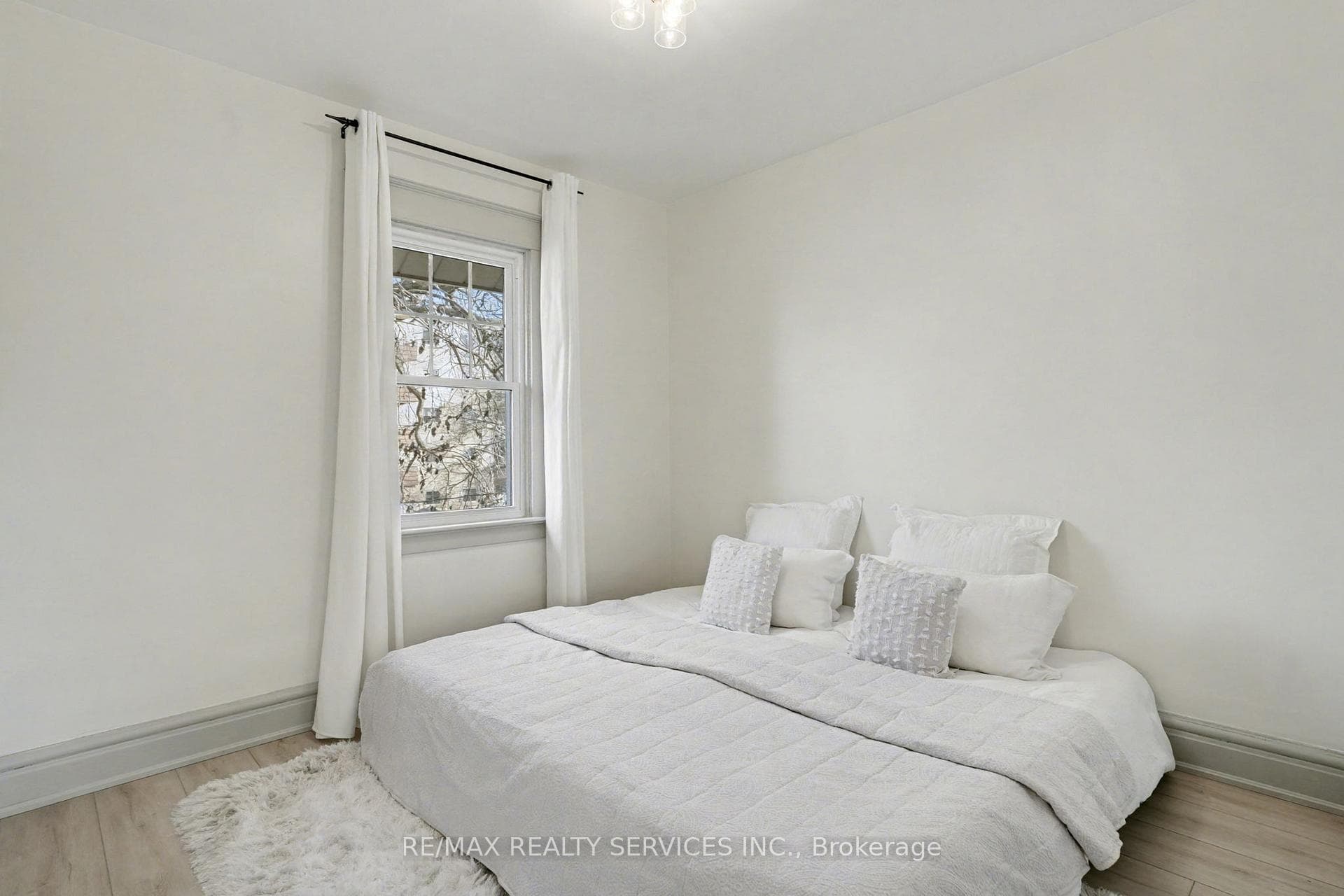 39 Fielden Avenue photo 15