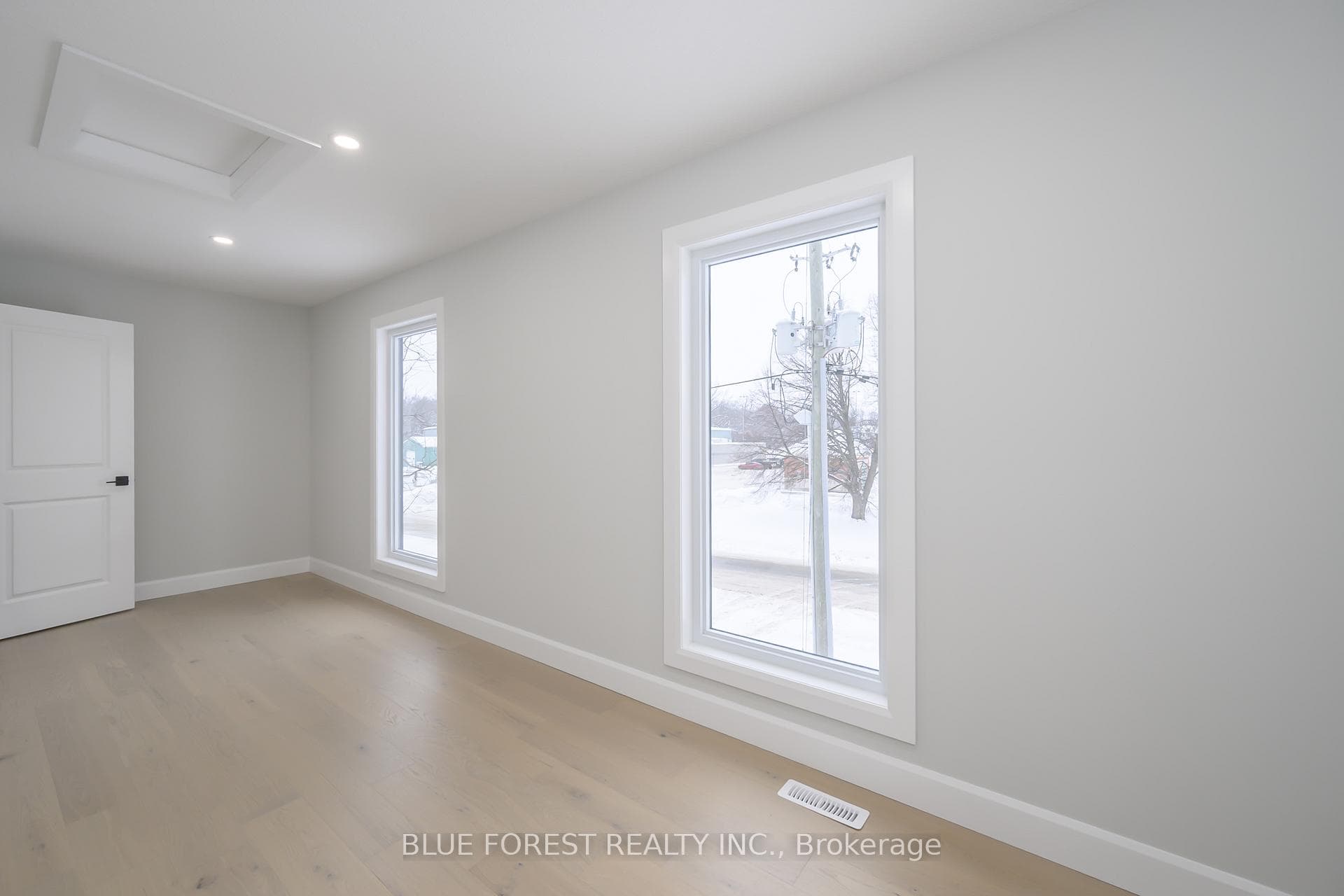 619 Lions Park Drive photo 17