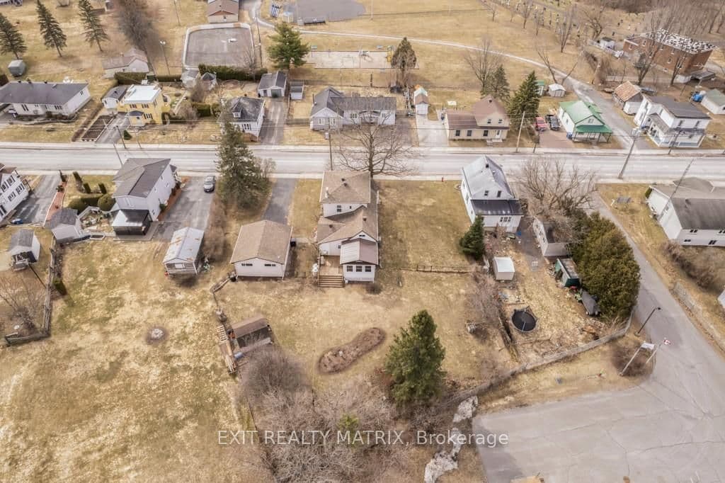 2011 LAJOIE Street photo 29