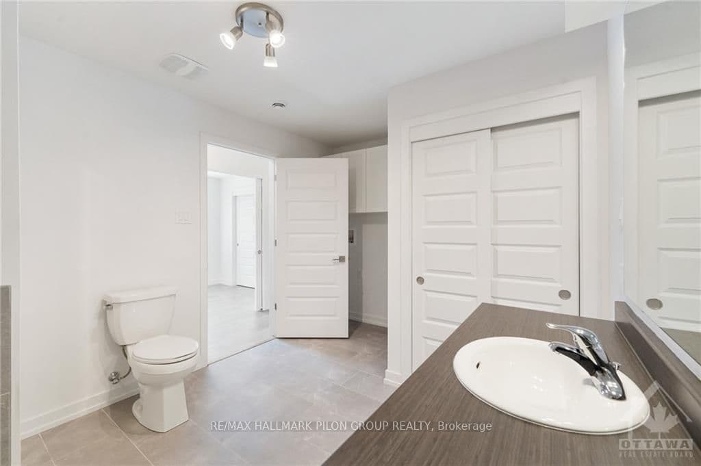 360 MONTEE OUTAOUAIS Street Unit 711 photo 9
