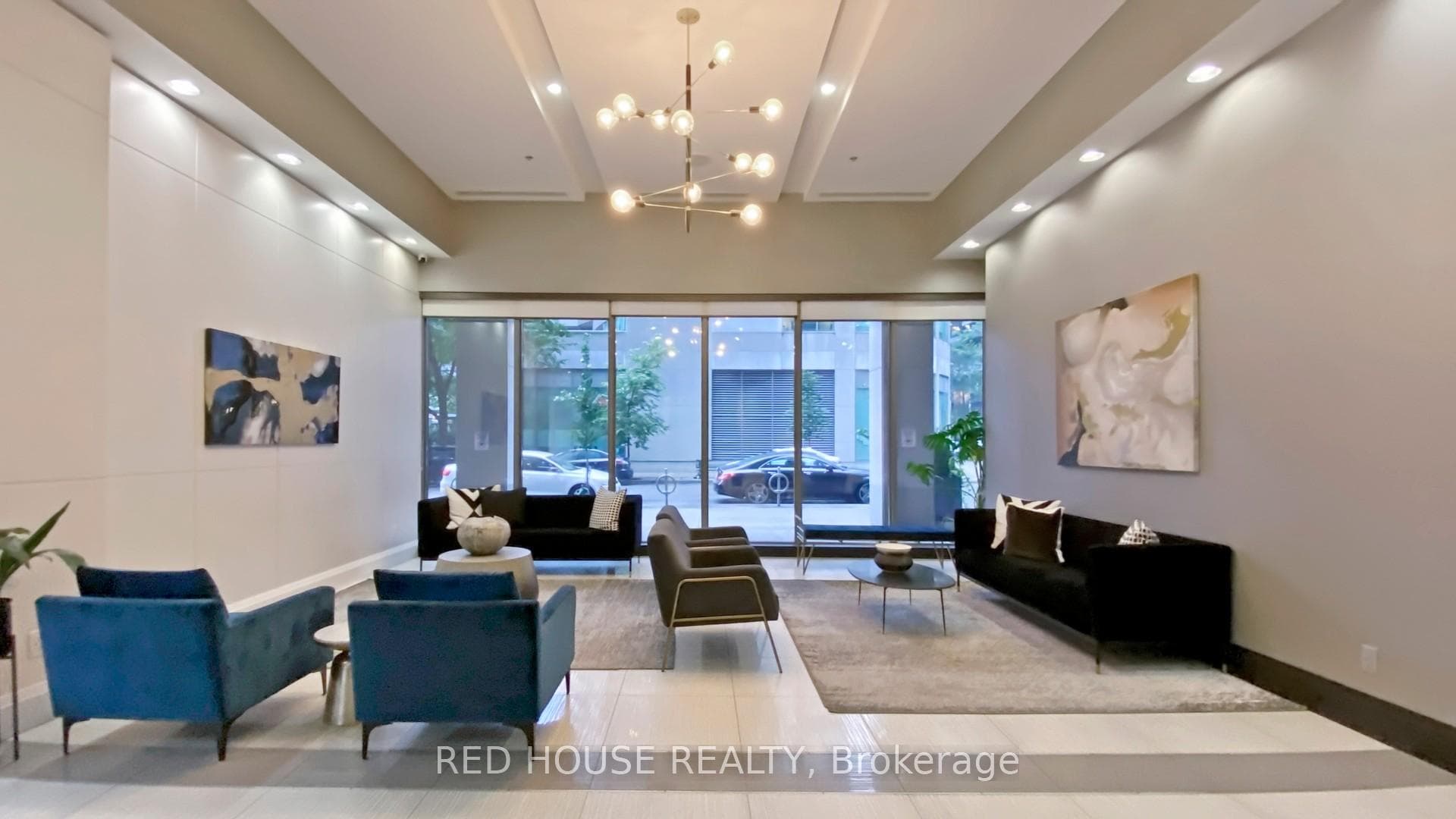 19 Grand Trunk Crescent Unit 1810 photo 5