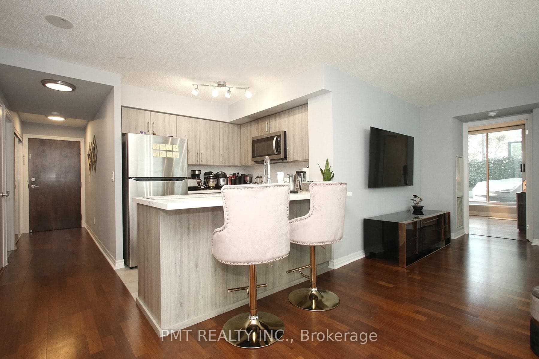 16 Yonge Street Unit 511 photo 4