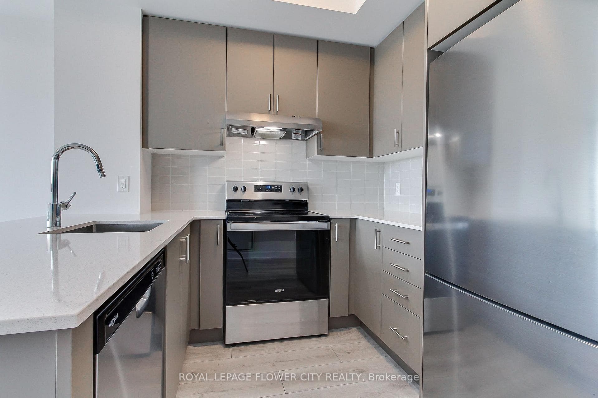 3240 William Coltson Avenue Unit 509 photo 16