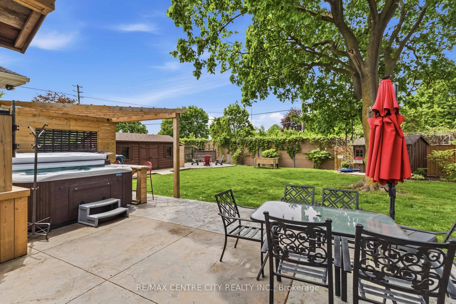 70 Brentwood Crescent photo 41