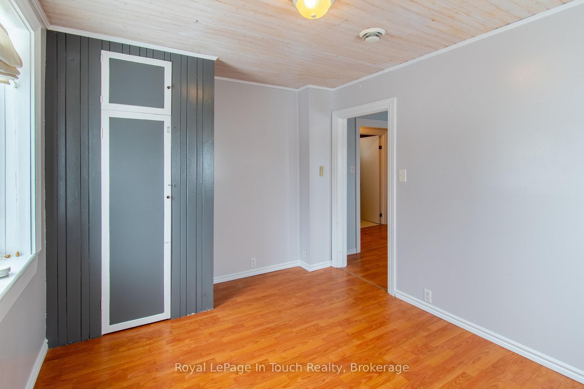 326 Lafontaine Road photo 24