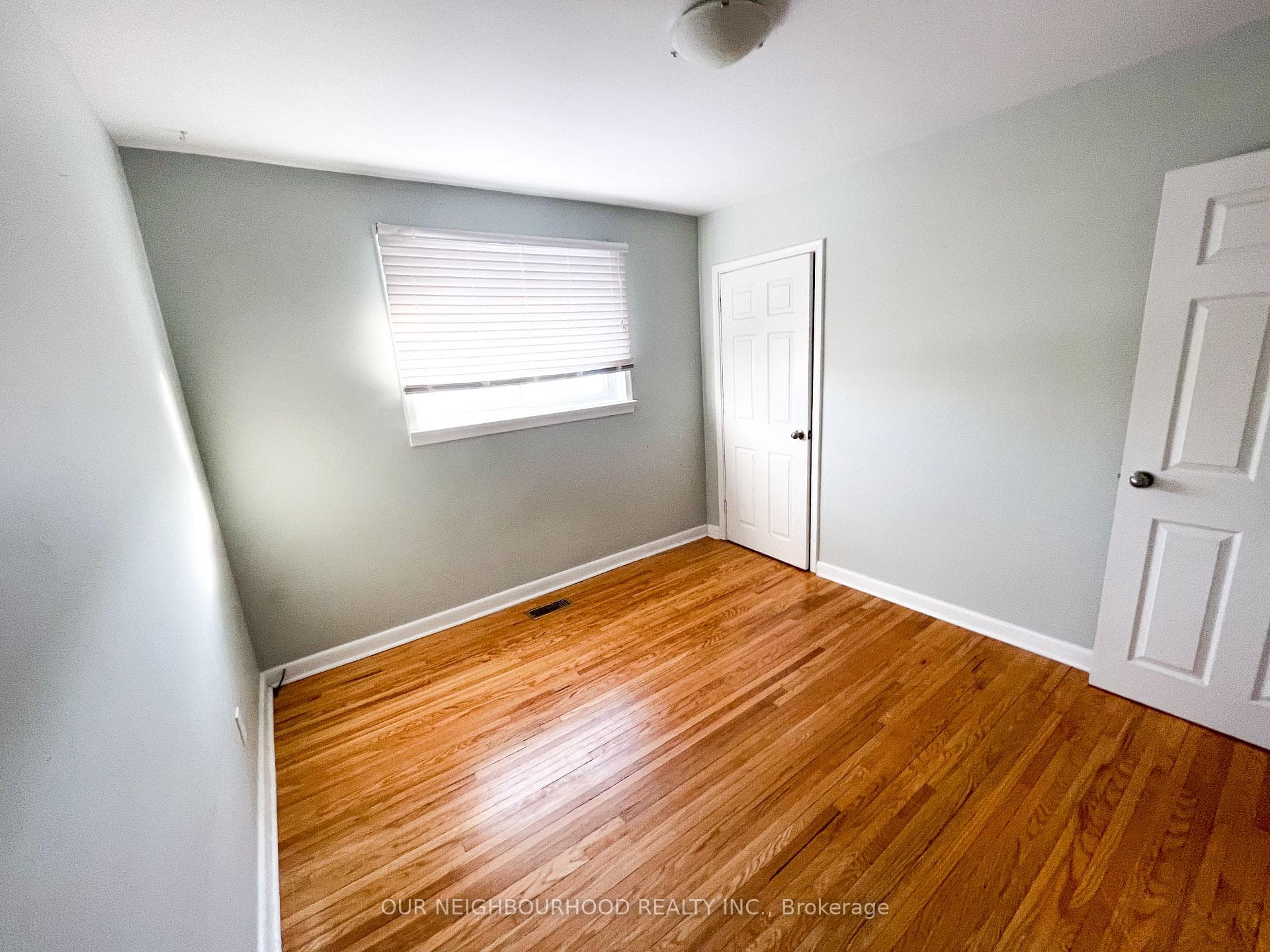 583 Shakespeare Avenue photo 12