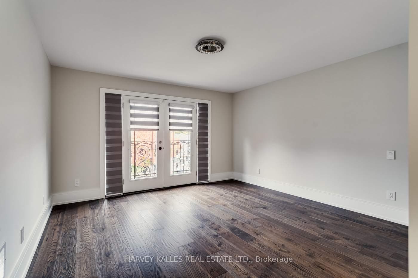 31 Regina Avenue photo 23