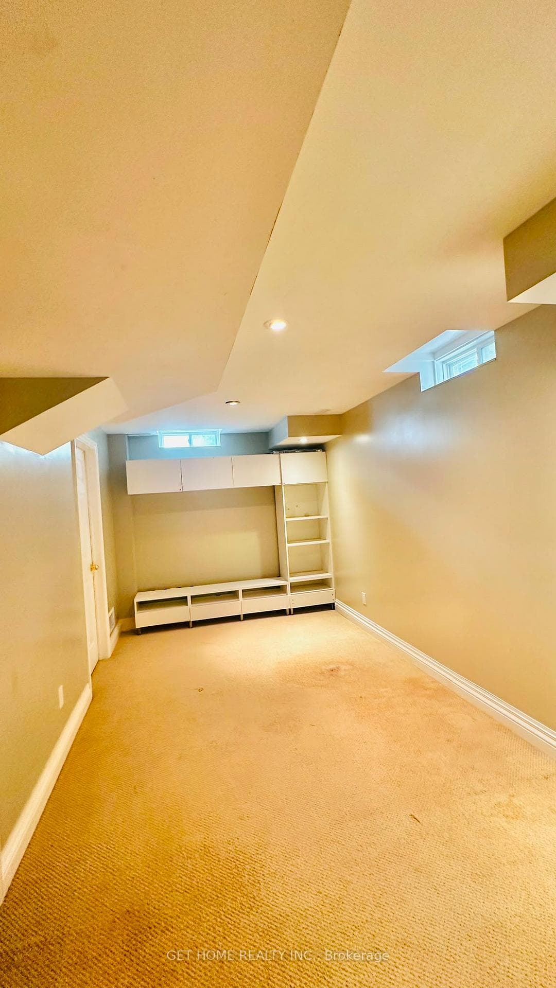 114 Bettina Place photo 16