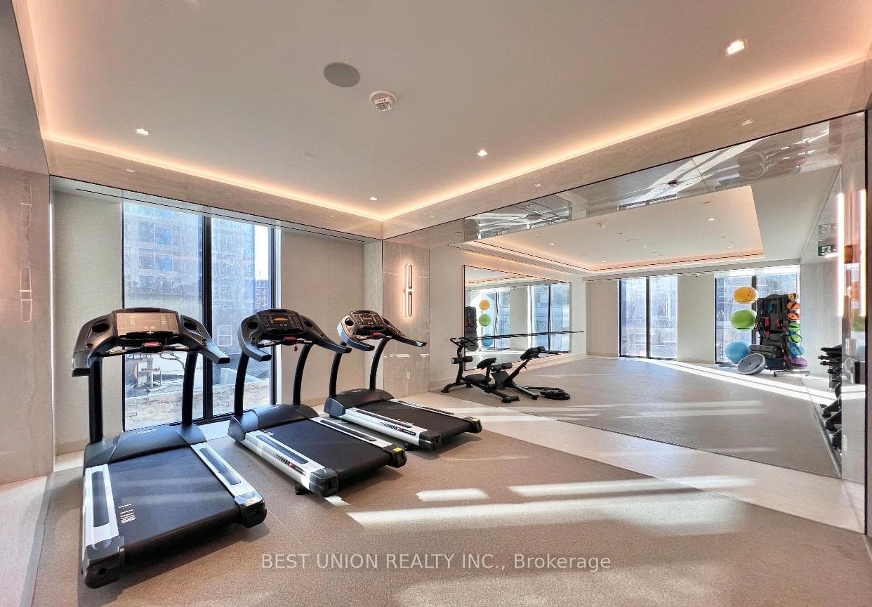 8 Wellesley Street Unit 6009 photo 22