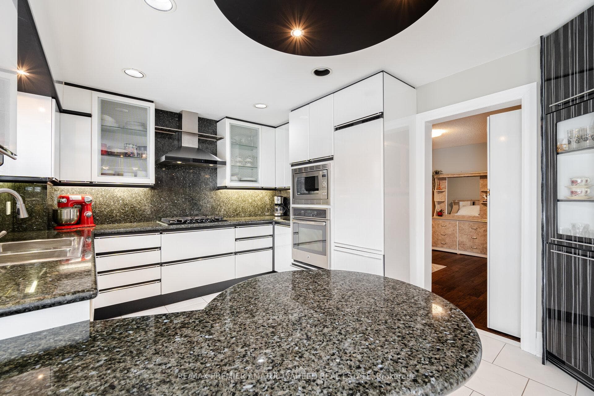 166 Killian Road photo 13