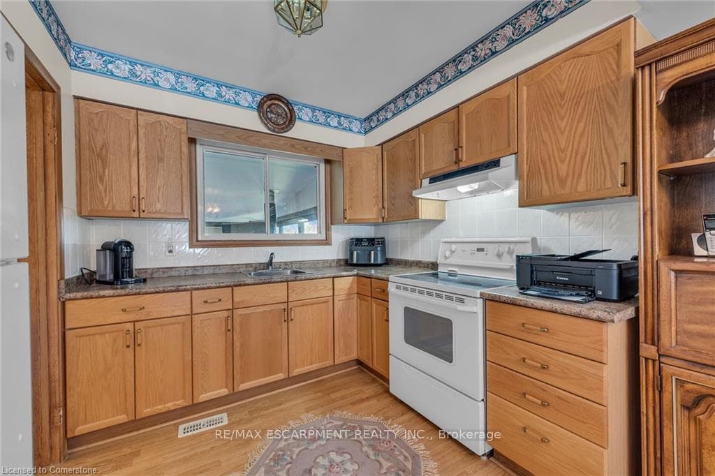 122 Rainbow Drive photo 7