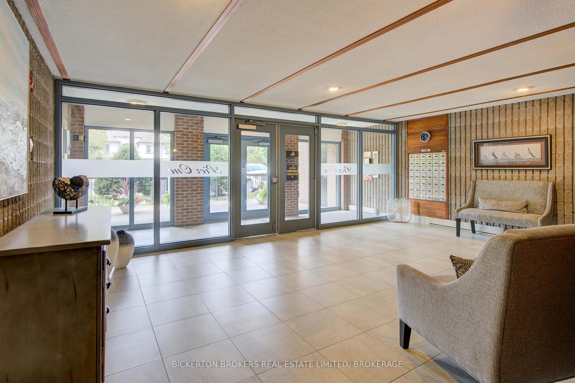 610 William Street Unit 406 photo 23