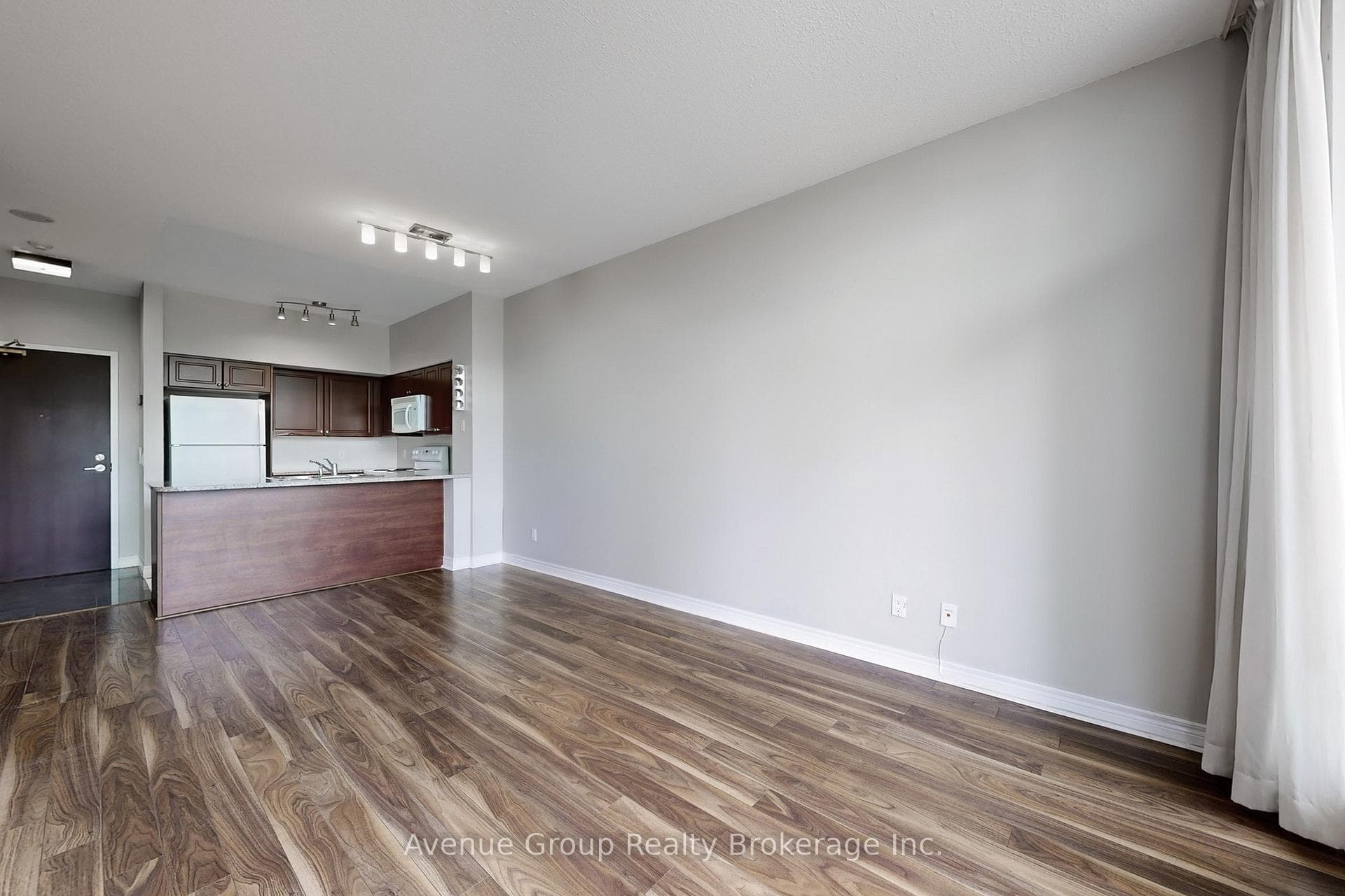51 Lower Simcoe Street Unit 212 photo 13