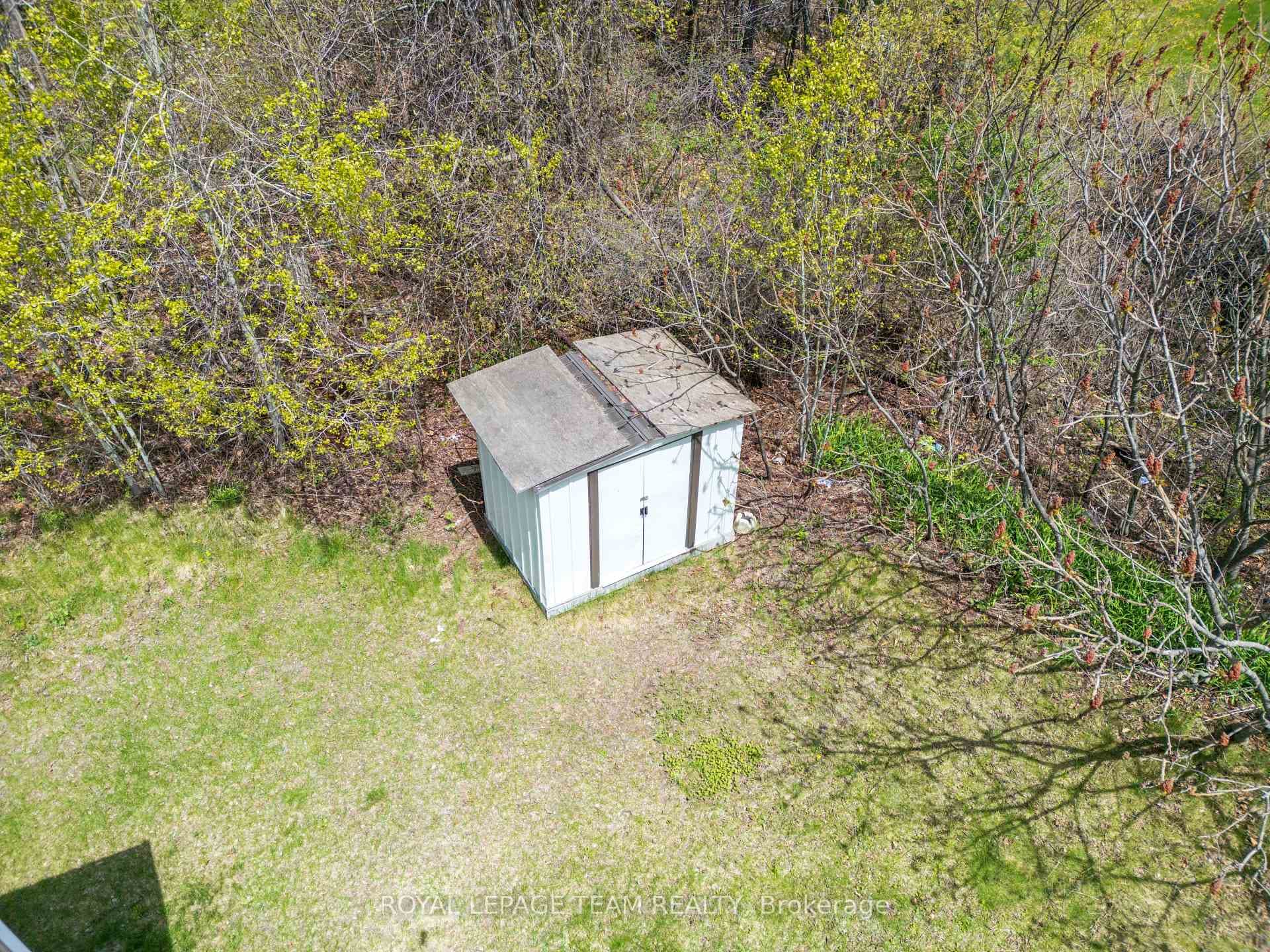 40 Timothy Drive photo 4