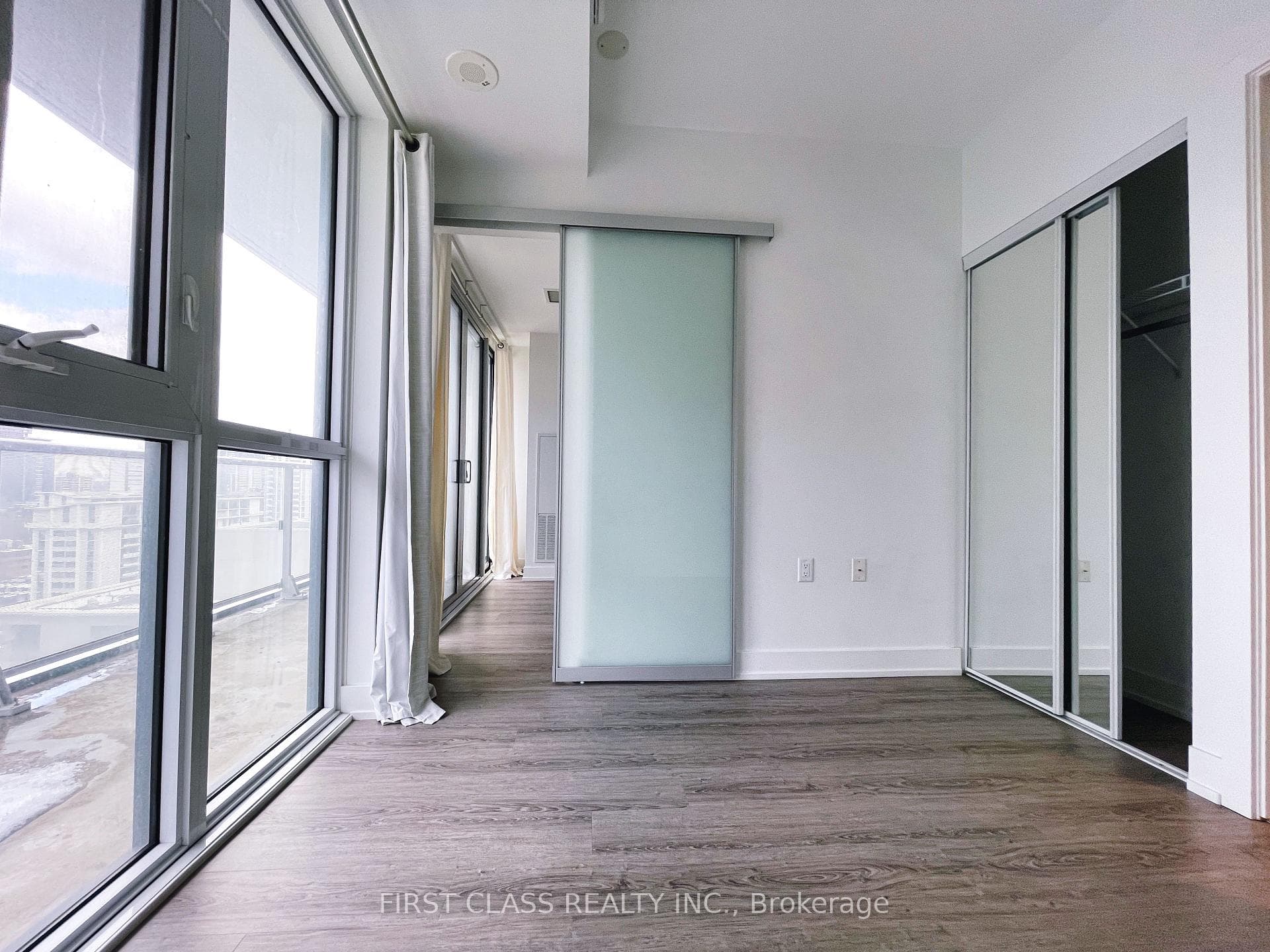 7 Grenville Street Unit 2305 photo 7