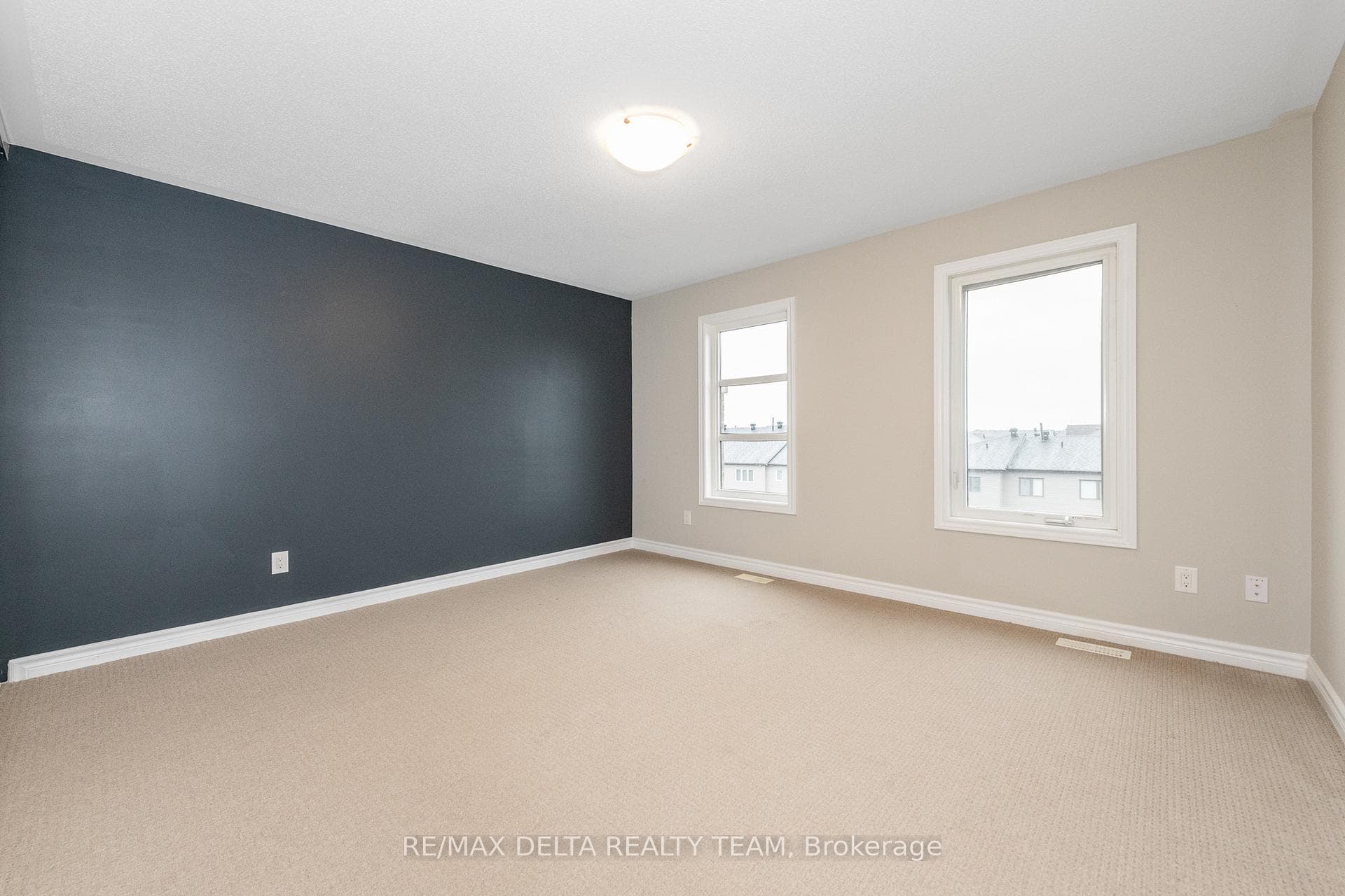 300 Des Tilleuls Private Unit B photo 16