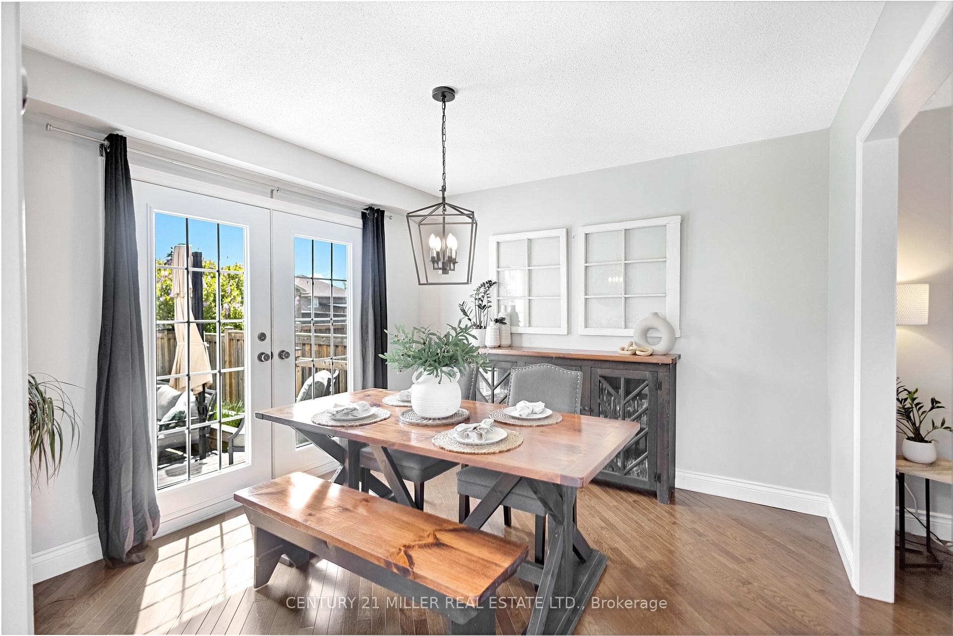 51 Cartier Crescent photo 11