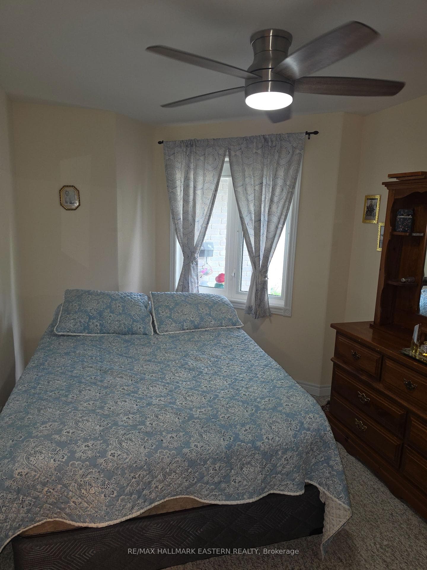 990 Silverdale Road photo 9